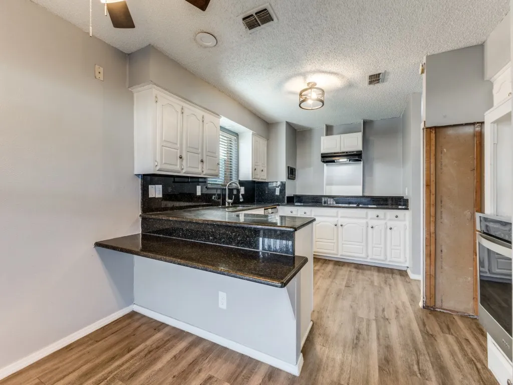 Single Family Residence For Sale in Dallas County , 205 Benwynd Drive, Mesquite, Texas 75149, 3 Bedroom, 3 Bathroom, Garage spaces, 2,521 Sqft, built in 1984, Preowned, mls#21152700, Real Estate Agent in Mesquite, Homes For Sale in Dallas county, Homes For Sale in Mesquite, Realtor in Mesquite Texas, Real Estate Brokerage Independent Realty Texas, Luminita Cordes Realtor