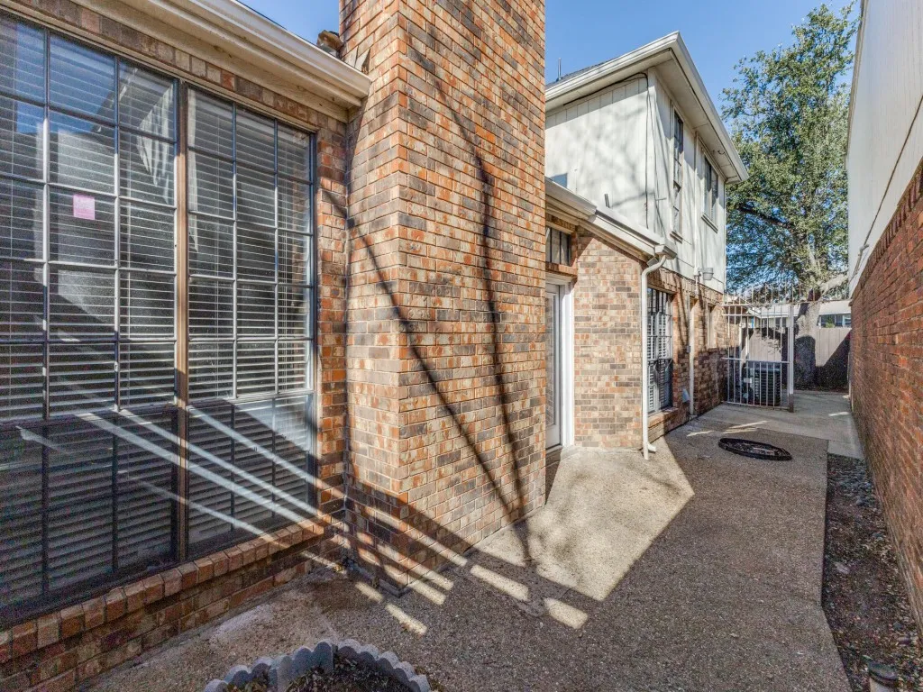 Single Family Residence For Sale in Dallas County , 205 Benwynd Drive, Mesquite, Texas 75149, 3 Bedroom, 3 Bathroom, Garage spaces, 2,521 Sqft, built in 1984, Preowned, mls#21152700, Real Estate Agent in Mesquite, Homes For Sale in Dallas county, Homes For Sale in Mesquite, Realtor in Mesquite Texas, Real Estate Brokerage Independent Realty Texas, Luminita Cordes Realtor