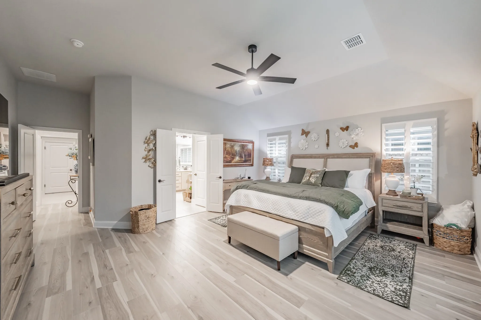 Single Family Residence For Sale in Denton County , 1076 Fleetwood Drive, Justin, Texas 76247, 3 Bedroom, 3 Bathroom, 2 Garage spaces, 2,521 Sqft, built in 2023, Preowned, mls#21152497, Real Estate Agent in Justin, Homes For Sale in Denton county, Homes For Sale in Justin, Realtor in Justin Texas, Real Estate Brokerage Independent Realty Texas, Luminita Cordes Realtor