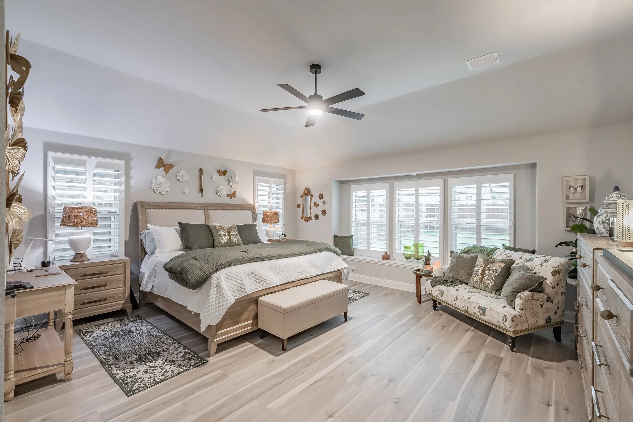 Single Family Residence For Sale in Denton County , 1076 Fleetwood Drive, Justin, Texas 76247, 3 Bedroom, 3 Bathroom, 2 Garage spaces, 2,521 Sqft, built in 2023, Preowned, mls#21152497, Real Estate Agent in Justin, Homes For Sale in Denton county, Homes For Sale in Justin, Realtor in Justin Texas, Real Estate Brokerage Independent Realty Texas, Luminita Cordes Realtor