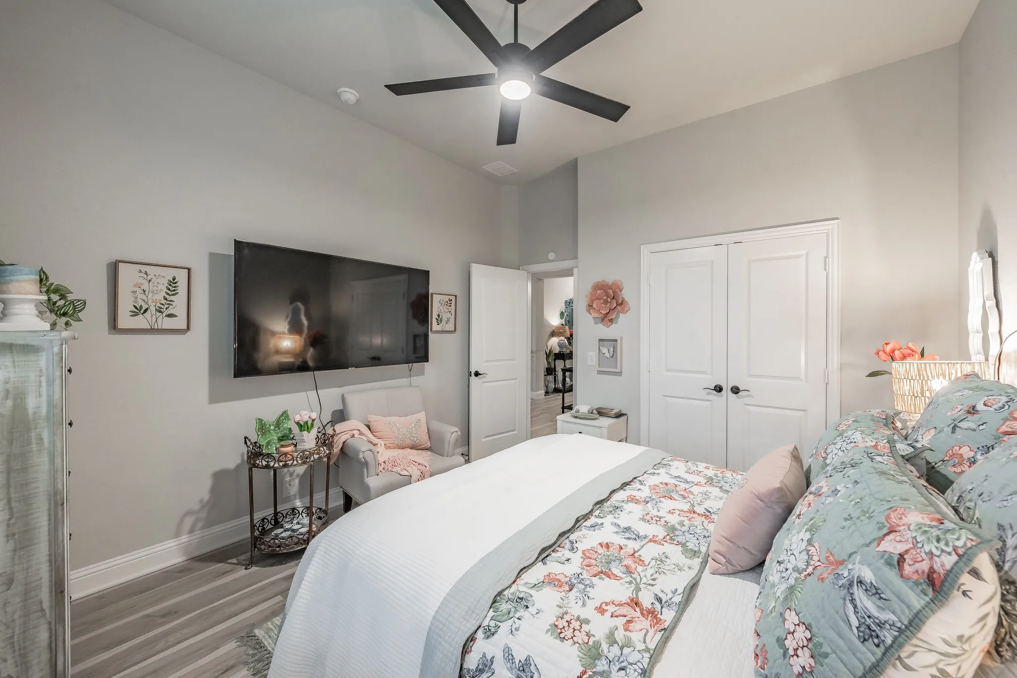 Another bedroom with it's own bathroom close by.