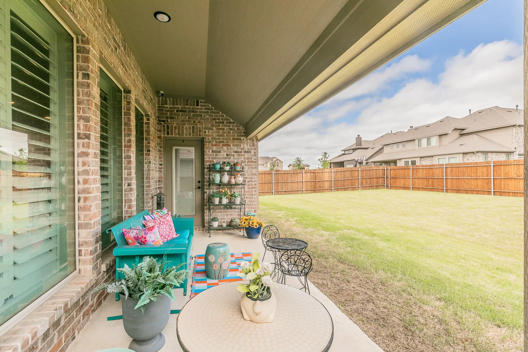 Single Family Residence For Sale in Denton County , 1076 Fleetwood Drive, Justin, Texas 76247, 3 Bedroom, 3 Bathroom, 2 Garage spaces, 2,521 Sqft, built in 2023, Preowned, mls#21152497, Real Estate Agent in Justin, Homes For Sale in Denton county, Homes For Sale in Justin, Realtor in Justin Texas, Real Estate Brokerage Independent Realty Texas, Luminita Cordes Realtor