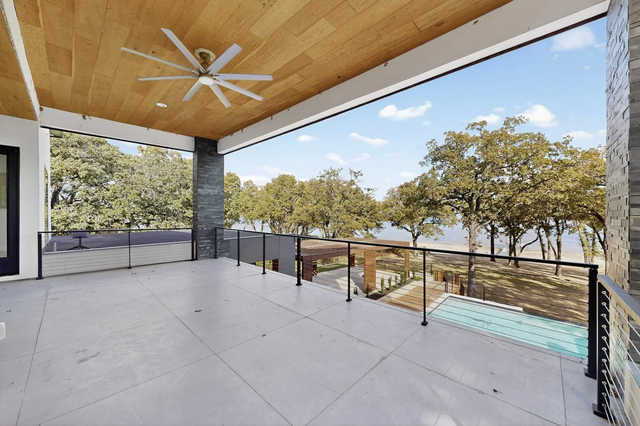 Single Family Residence For Sale in Kaufman County , 8839 Southern Shore Court, Kemp, Texas 75143, 4 Bedroom, 5 Bathroom, 3 Garage spaces, 3,986 Sqft, built in 2022, Preowned, mls#21005468, Real Estate Agent in Kemp, Homes For Sale in Kaufman county, Homes For Sale in Kemp, Realtor in Kemp Texas, Real Estate Brokerage Independent Realty Texas, Luminita Cordes Realtor