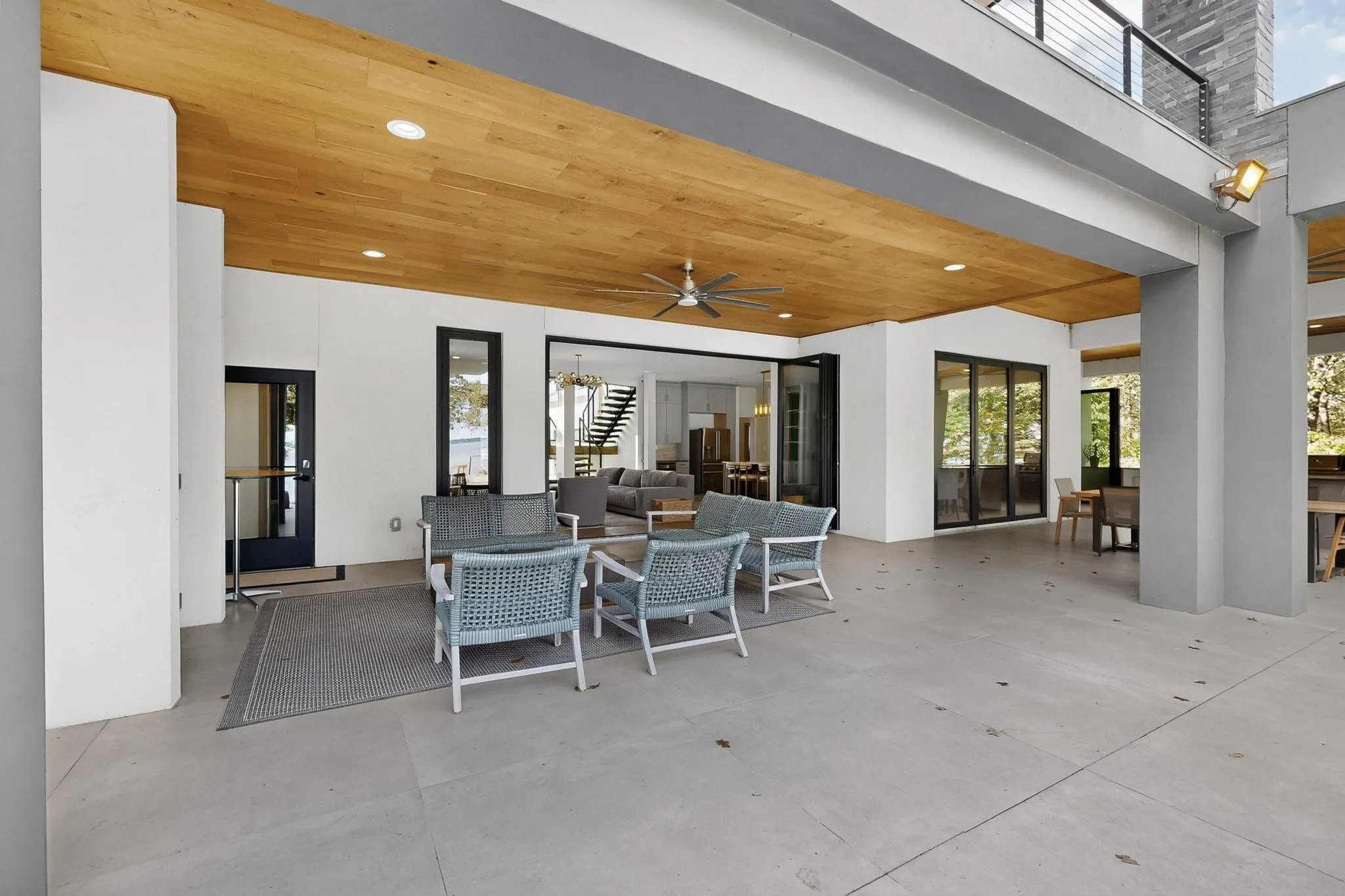 Single Family Residence For Sale in Kaufman County , 8839 Southern Shore Court, Kemp, Texas 75143, 4 Bedroom, 5 Bathroom, 3 Garage spaces, 3,986 Sqft, built in 2022, Preowned, mls#21005468, Real Estate Agent in Kemp, Homes For Sale in Kaufman county, Homes For Sale in Kemp, Realtor in Kemp Texas, Real Estate Brokerage Independent Realty Texas, Luminita Cordes Realtor