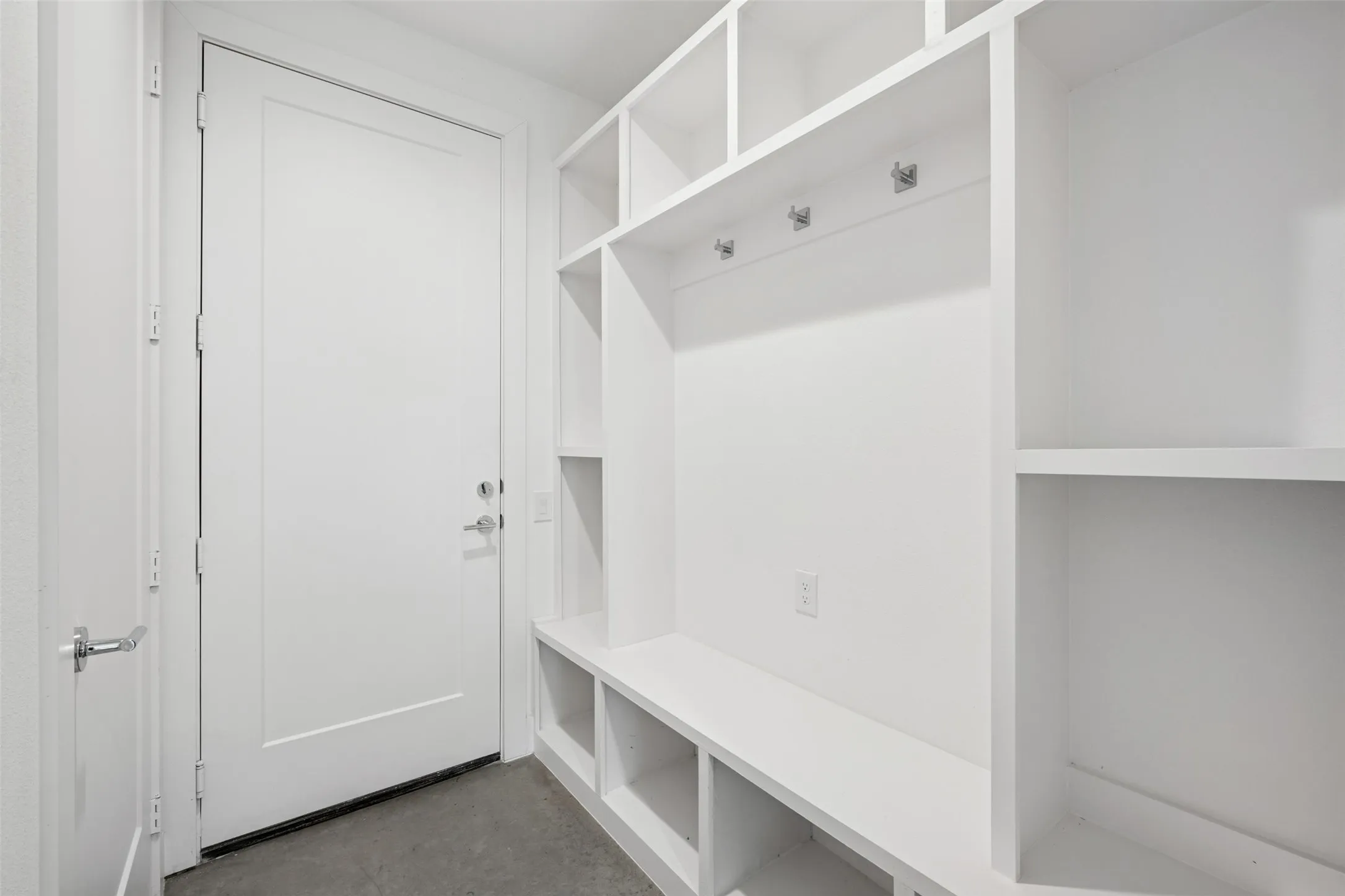 Townhouse For Sale in Dallas County , 3064 Chimes Street, Dallas, Texas 75219, 4 Bedroom, 5 Bathroom, 2 Garage spaces, 2,871 Sqft, built in 2022, New Construction - Complete, mls#21152440, Real Estate Agent in Dallas, Homes For Sale in Dallas county, Homes For Sale in Dallas, Realtor in Dallas Texas, Real Estate Brokerage Independent Realty Texas, Luminita Cordes Realtor