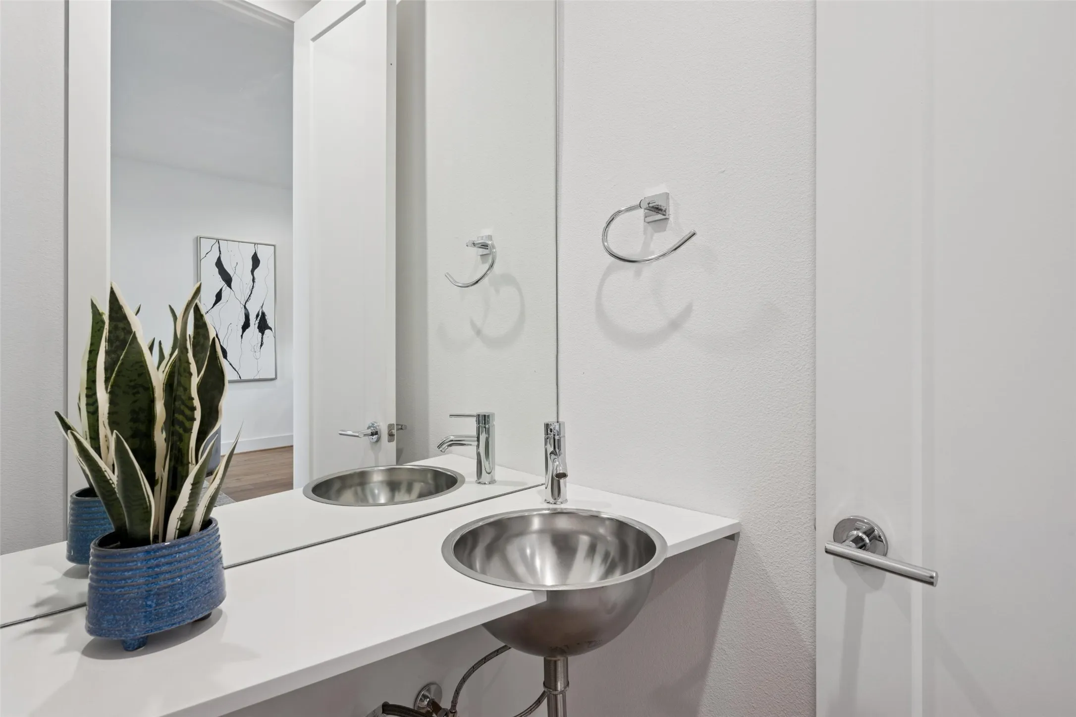 Townhouse For Sale in Dallas County , 3064 Chimes Street, Dallas, Texas 75219, 4 Bedroom, 5 Bathroom, 2 Garage spaces, 2,871 Sqft, built in 2022, New Construction - Complete, mls#21152440, Real Estate Agent in Dallas, Homes For Sale in Dallas county, Homes For Sale in Dallas, Realtor in Dallas Texas, Real Estate Brokerage Independent Realty Texas, Luminita Cordes Realtor