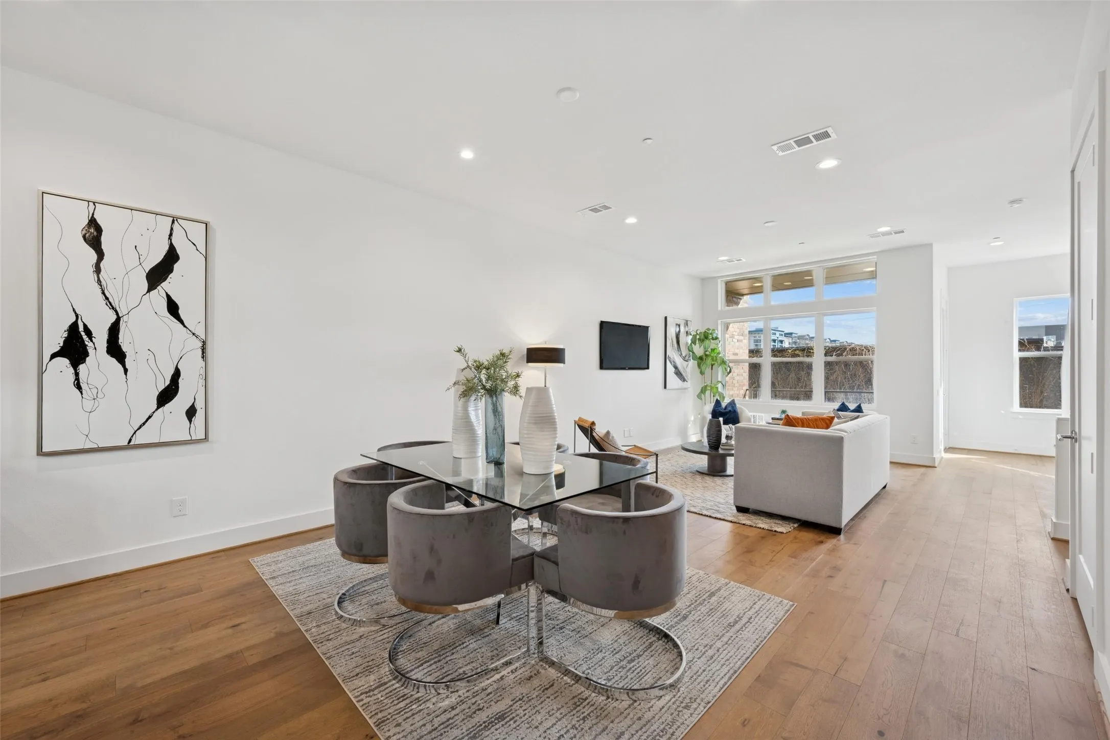 Townhouse For Sale in Dallas County , 3064 Chimes Street, Dallas, Texas 75219, 4 Bedroom, 5 Bathroom, 2 Garage spaces, 2,871 Sqft, built in 2022, New Construction - Complete, mls#21152440, Real Estate Agent in Dallas, Homes For Sale in Dallas county, Homes For Sale in Dallas, Realtor in Dallas Texas, Real Estate Brokerage Independent Realty Texas, Luminita Cordes Realtor