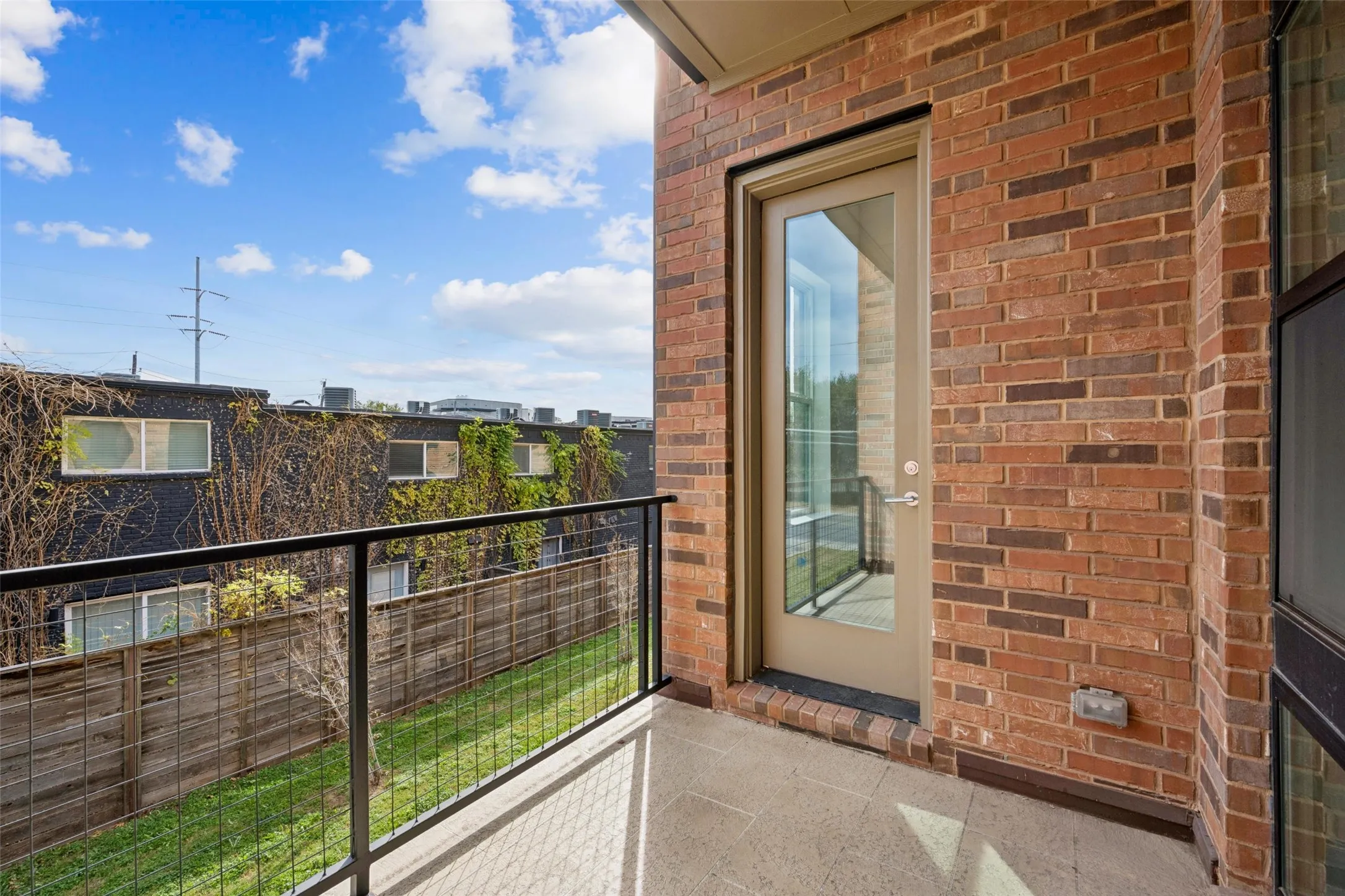 Townhouse For Sale in Dallas County , 3064 Chimes Street, Dallas, Texas 75219, 4 Bedroom, 5 Bathroom, 2 Garage spaces, 2,871 Sqft, built in 2022, New Construction - Complete, mls#21152440, Real Estate Agent in Dallas, Homes For Sale in Dallas county, Homes For Sale in Dallas, Realtor in Dallas Texas, Real Estate Brokerage Independent Realty Texas, Luminita Cordes Realtor