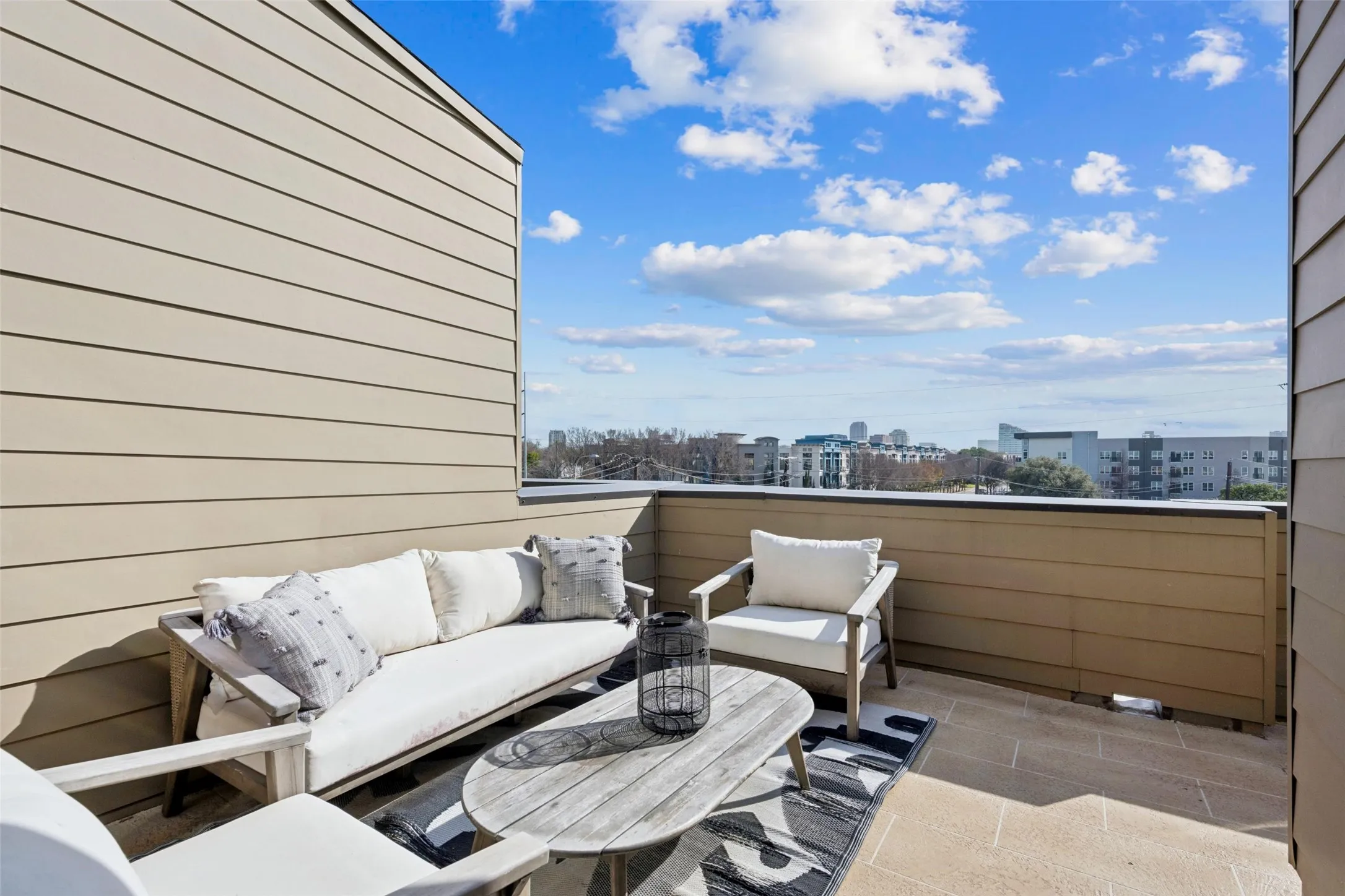 Townhouse For Sale in Dallas County , 3064 Chimes Street, Dallas, Texas 75219, 4 Bedroom, 5 Bathroom, 2 Garage spaces, 2,871 Sqft, built in 2022, New Construction - Complete, mls#21152440, Real Estate Agent in Dallas, Homes For Sale in Dallas county, Homes For Sale in Dallas, Realtor in Dallas Texas, Real Estate Brokerage Independent Realty Texas, Luminita Cordes Realtor