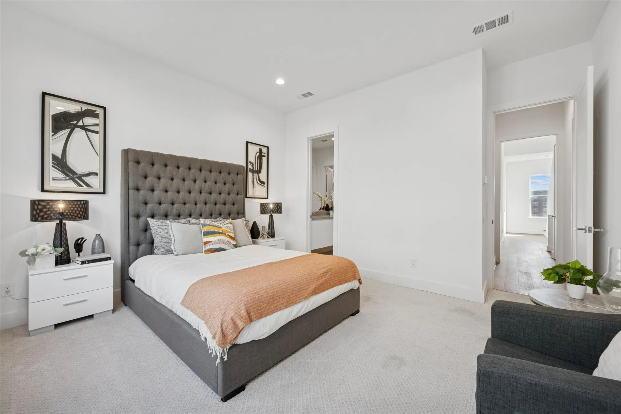 Townhouse For Sale in Dallas County , 3064 Chimes Street, Dallas, Texas 75219, 4 Bedroom, 5 Bathroom, 2 Garage spaces, 2,871 Sqft, built in 2022, New Construction - Complete, mls#21152440, Real Estate Agent in Dallas, Homes For Sale in Dallas county, Homes For Sale in Dallas, Realtor in Dallas Texas, Real Estate Brokerage Independent Realty Texas, Luminita Cordes Realtor