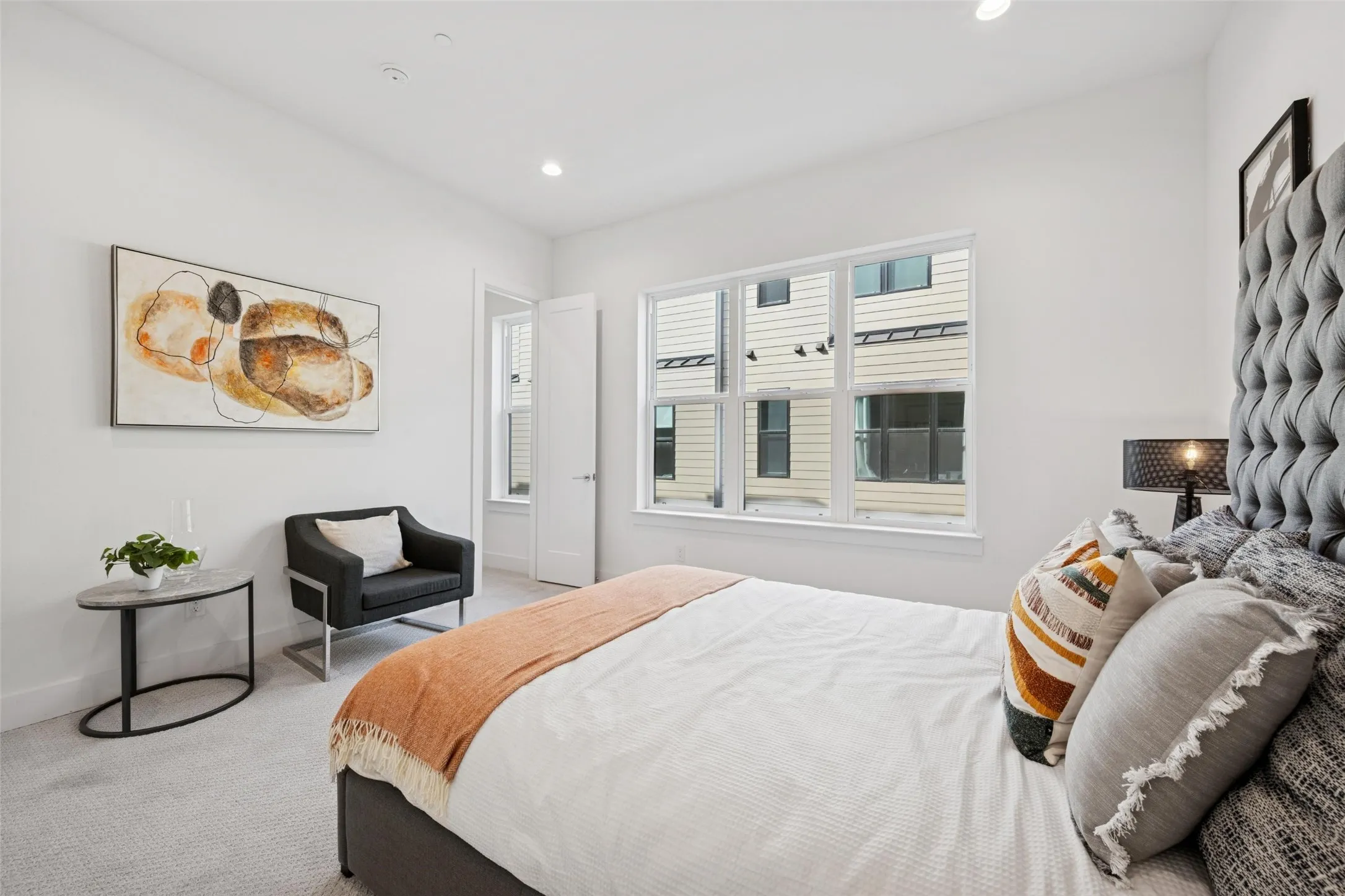 Townhouse For Sale in Dallas County , 3064 Chimes Street, Dallas, Texas 75219, 4 Bedroom, 5 Bathroom, 2 Garage spaces, 2,871 Sqft, built in 2022, New Construction - Complete, mls#21152440, Real Estate Agent in Dallas, Homes For Sale in Dallas county, Homes For Sale in Dallas, Realtor in Dallas Texas, Real Estate Brokerage Independent Realty Texas, Luminita Cordes Realtor