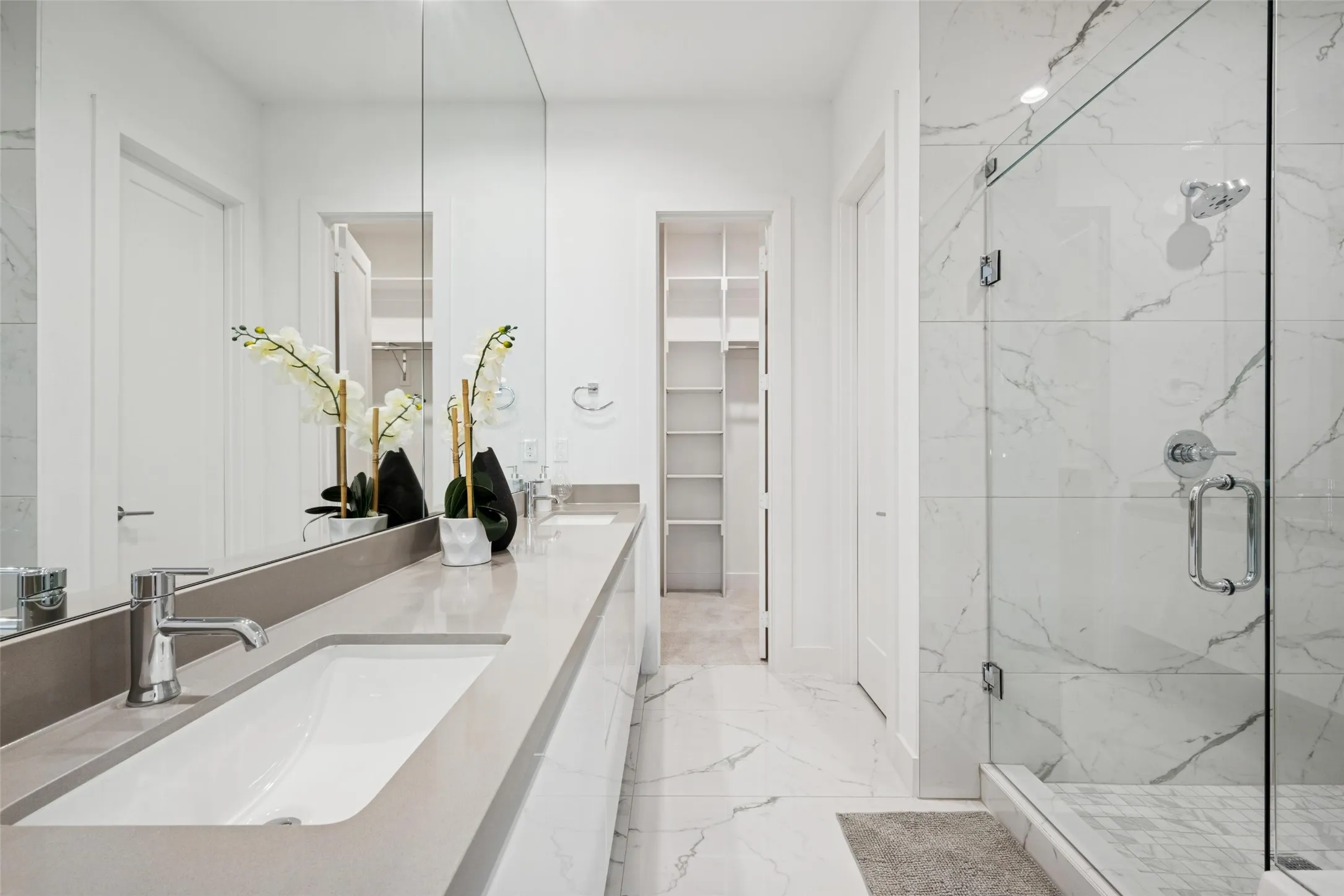 Townhouse For Sale in Dallas County , 3064 Chimes Street, Dallas, Texas 75219, 4 Bedroom, 5 Bathroom, 2 Garage spaces, 2,871 Sqft, built in 2022, New Construction - Complete, mls#21152440, Real Estate Agent in Dallas, Homes For Sale in Dallas county, Homes For Sale in Dallas, Realtor in Dallas Texas, Real Estate Brokerage Independent Realty Texas, Luminita Cordes Realtor