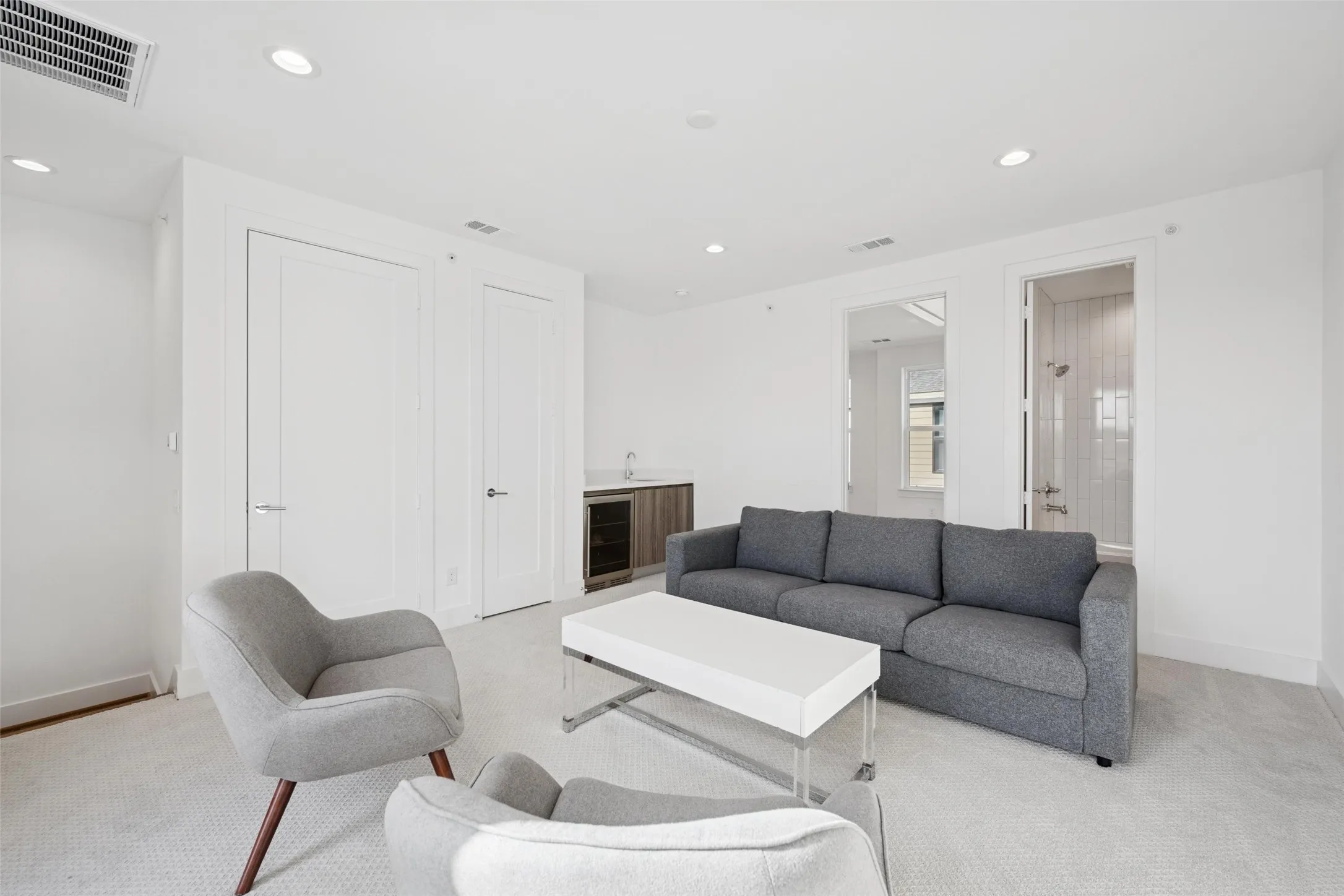 Townhouse For Sale in Dallas County , 3064 Chimes Street, Dallas, Texas 75219, 4 Bedroom, 5 Bathroom, 2 Garage spaces, 2,871 Sqft, built in 2022, New Construction - Complete, mls#21152440, Real Estate Agent in Dallas, Homes For Sale in Dallas county, Homes For Sale in Dallas, Realtor in Dallas Texas, Real Estate Brokerage Independent Realty Texas, Luminita Cordes Realtor
