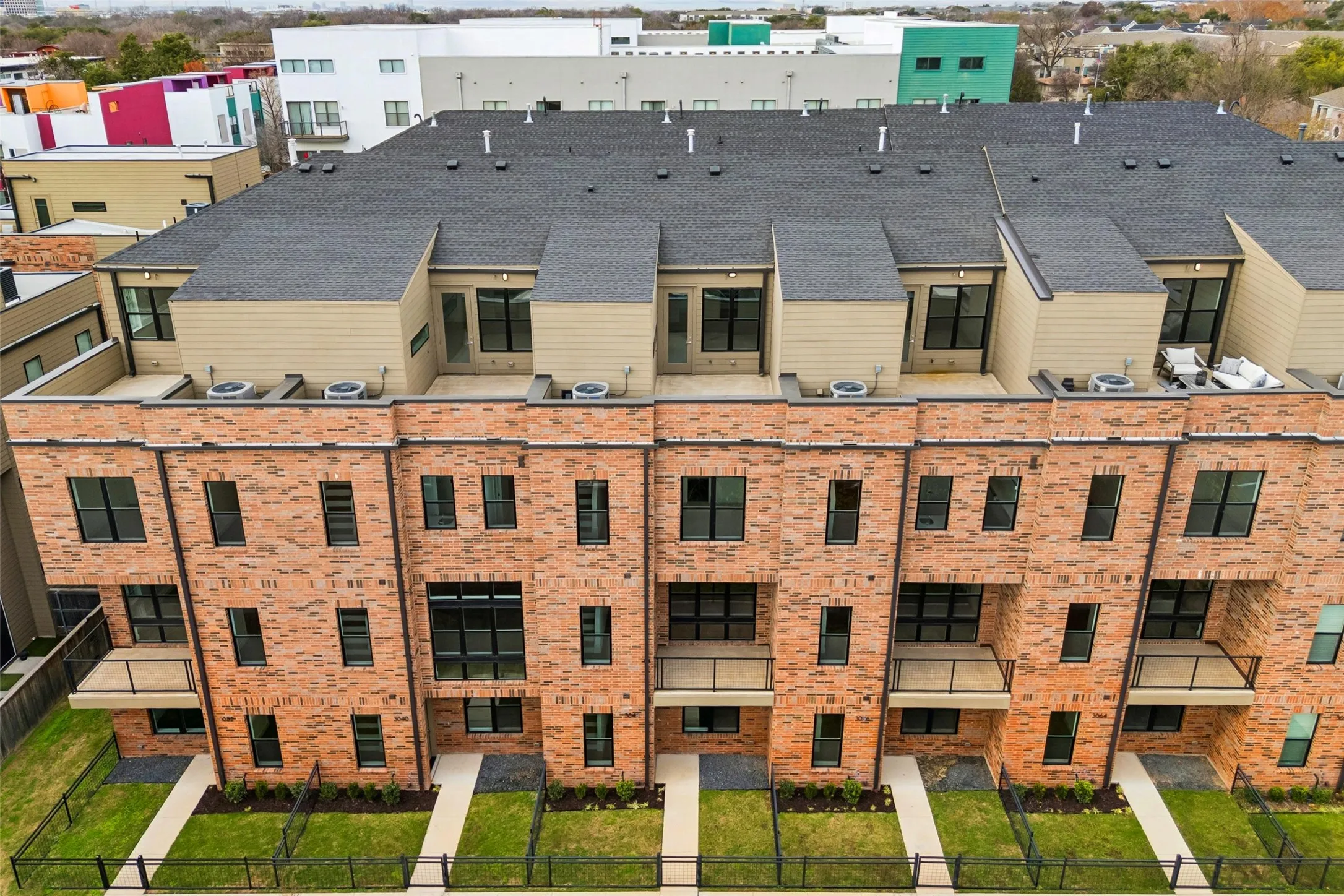 Townhouse For Sale in Dallas County , 3064 Chimes Street, Dallas, Texas 75219, 4 Bedroom, 5 Bathroom, 2 Garage spaces, 2,871 Sqft, built in 2022, New Construction - Complete, mls#21152440, Real Estate Agent in Dallas, Homes For Sale in Dallas county, Homes For Sale in Dallas, Realtor in Dallas Texas, Real Estate Brokerage Independent Realty Texas, Luminita Cordes Realtor