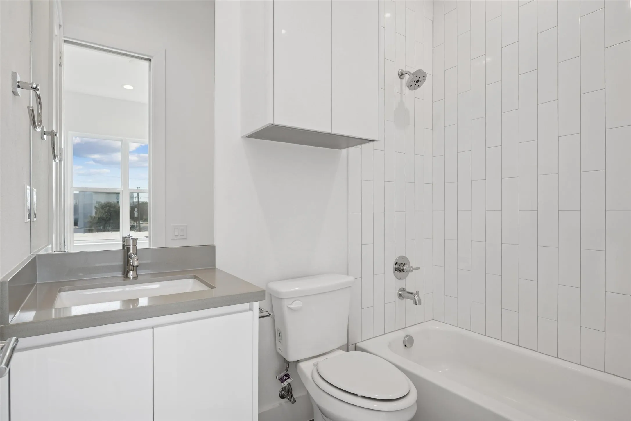 Townhouse For Sale in Dallas County , 3064 Chimes Street, Dallas, Texas 75219, 4 Bedroom, 5 Bathroom, 2 Garage spaces, 2,871 Sqft, built in 2022, New Construction - Complete, mls#21152440, Real Estate Agent in Dallas, Homes For Sale in Dallas county, Homes For Sale in Dallas, Realtor in Dallas Texas, Real Estate Brokerage Independent Realty Texas, Luminita Cordes Realtor