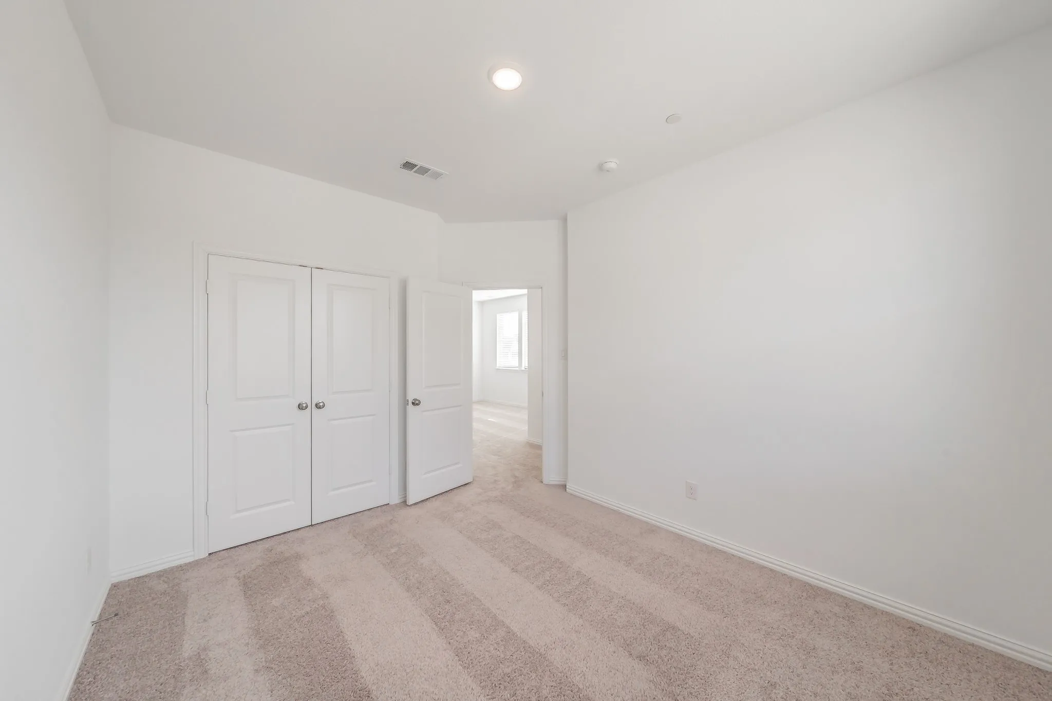Townhouse For Sale in Denton County , 405 Matchbox Street, Argyle, Texas 76226, 3 Bedrooms, 3 Bathrooms, 2 Garage spaces, 2,044 Sqft, built in 2022, Preowned, Price $360,000, mls#21151246, Real Estate Agent in Argyle, Homes For Sale in Denton county, Homes For Sale in Argyle, Realtor in Argyle Texas, Real Estate Brokerage Independent Realty Texas, Luminita Cordes Realtor