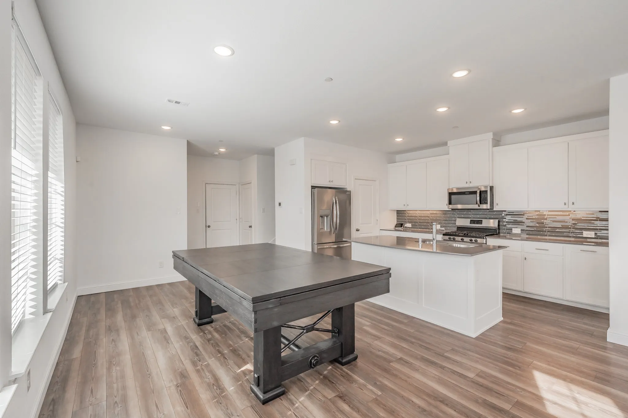 Townhouse For Sale in Denton County , 405 Matchbox Street, Argyle, Texas 76226, 3 Bedrooms, 3 Bathrooms, 2 Garage spaces, 2,044 Sqft, built in 2022, Preowned, Price $360,000, mls#21151246, Real Estate Agent in Argyle, Homes For Sale in Denton county, Homes For Sale in Argyle, Realtor in Argyle Texas, Real Estate Brokerage Independent Realty Texas, Luminita Cordes Realtor