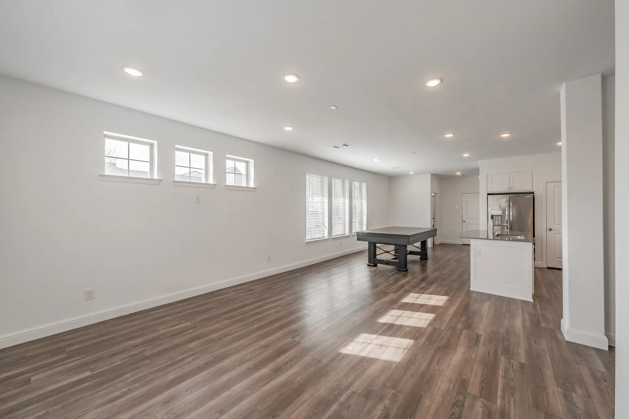 Townhouse For Sale in Denton County , 405 Matchbox Street, Argyle, Texas 76226, 3 Bedrooms, 3 Bathrooms, 2 Garage spaces, 2,044 Sqft, built in 2022, Preowned, Price $360,000, mls#21151246, Real Estate Agent in Argyle, Homes For Sale in Denton county, Homes For Sale in Argyle, Realtor in Argyle Texas, Real Estate Brokerage Independent Realty Texas, Luminita Cordes Realtor