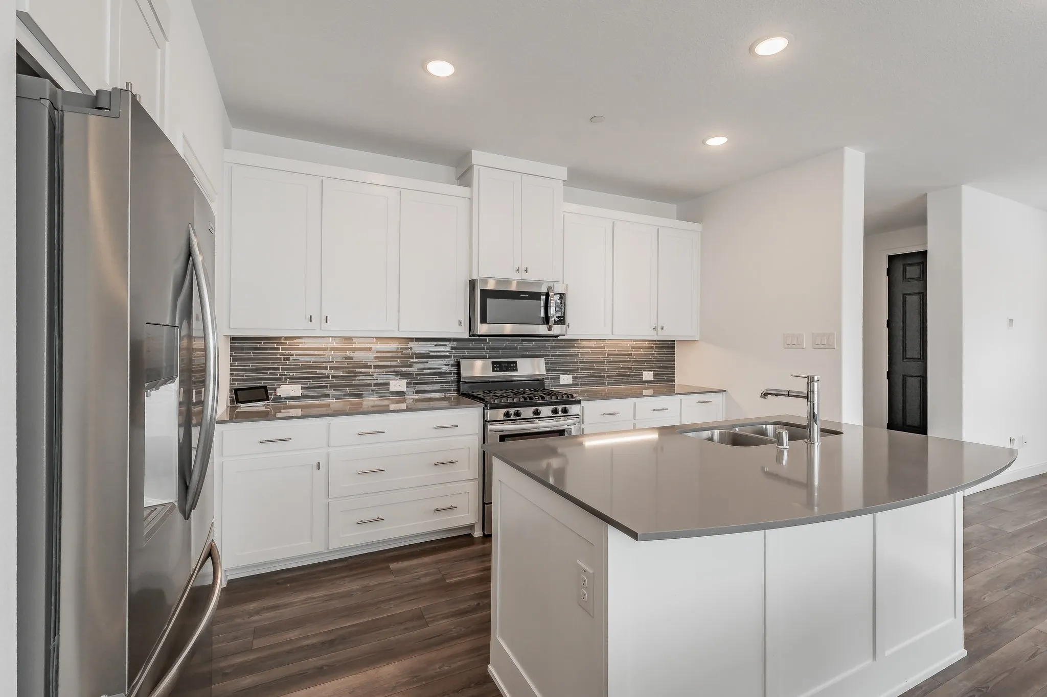 Townhouse For Sale in Denton County , 405 Matchbox Street, Argyle, Texas 76226, 3 Bedrooms, 3 Bathrooms, 2 Garage spaces, 2,044 Sqft, built in 2022, Preowned, Price $360,000, mls#21151246, Real Estate Agent in Argyle, Homes For Sale in Denton county, Homes For Sale in Argyle, Realtor in Argyle Texas, Real Estate Brokerage Independent Realty Texas, Luminita Cordes Realtor