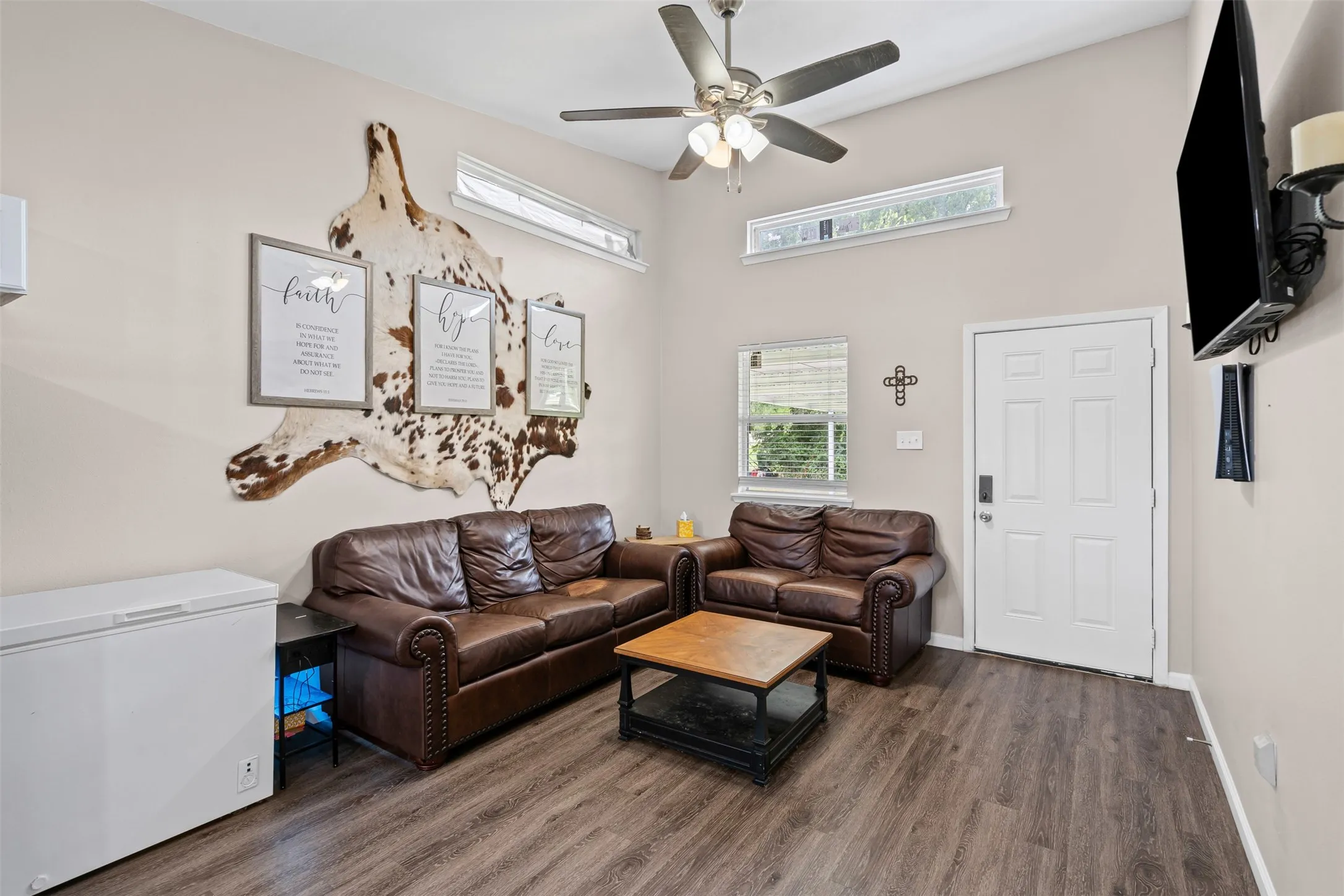 Single Family Residence For Sale in Hood County , 5413 Tin Top Highway, Granbury, Texas 76048, 3 Bedrooms, 1 Bathroom, Garage spaces, 810 Sqft, built in 2023, Preowned, Price $172,000, mls#21152696, Real Estate Agent in Granbury, Homes For Sale in Hood county, Homes For Sale in Granbury, Realtor in Granbury Texas, Real Estate Brokerage Independent Realty Texas, Luminita Cordes Realtor