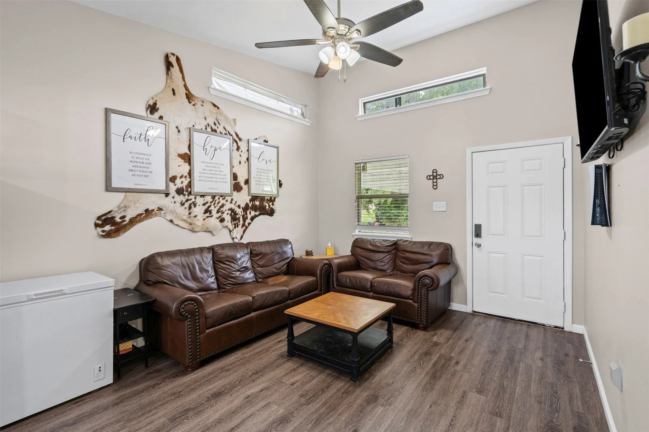 Single Family Residence For Sale in Hood County , 5413 Tin Top Highway, Granbury, Texas 76048, 3 Bedrooms, 1 Bathroom, Garage spaces, 810 Sqft, built in 2023, Preowned, Price $172,000, mls#21152696, Real Estate Agent in Granbury, Homes For Sale in Hood county, Homes For Sale in Granbury, Realtor in Granbury Texas, Real Estate Brokerage Independent Realty Texas, Luminita Cordes Realtor