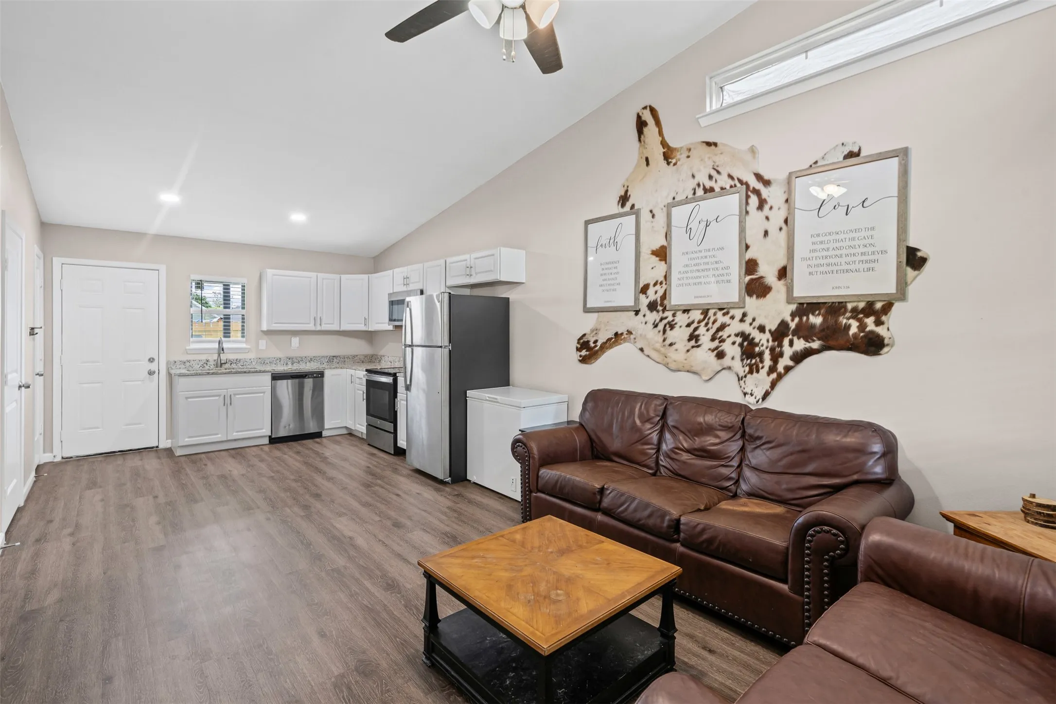 Single Family Residence For Sale in Hood County , 5413 Tin Top Highway, Granbury, Texas 76048, 3 Bedrooms, 1 Bathroom, Garage spaces, 810 Sqft, built in 2023, Preowned, Price $172,000, mls#21152696, Real Estate Agent in Granbury, Homes For Sale in Hood county, Homes For Sale in Granbury, Realtor in Granbury Texas, Real Estate Brokerage Independent Realty Texas, Luminita Cordes Realtor
