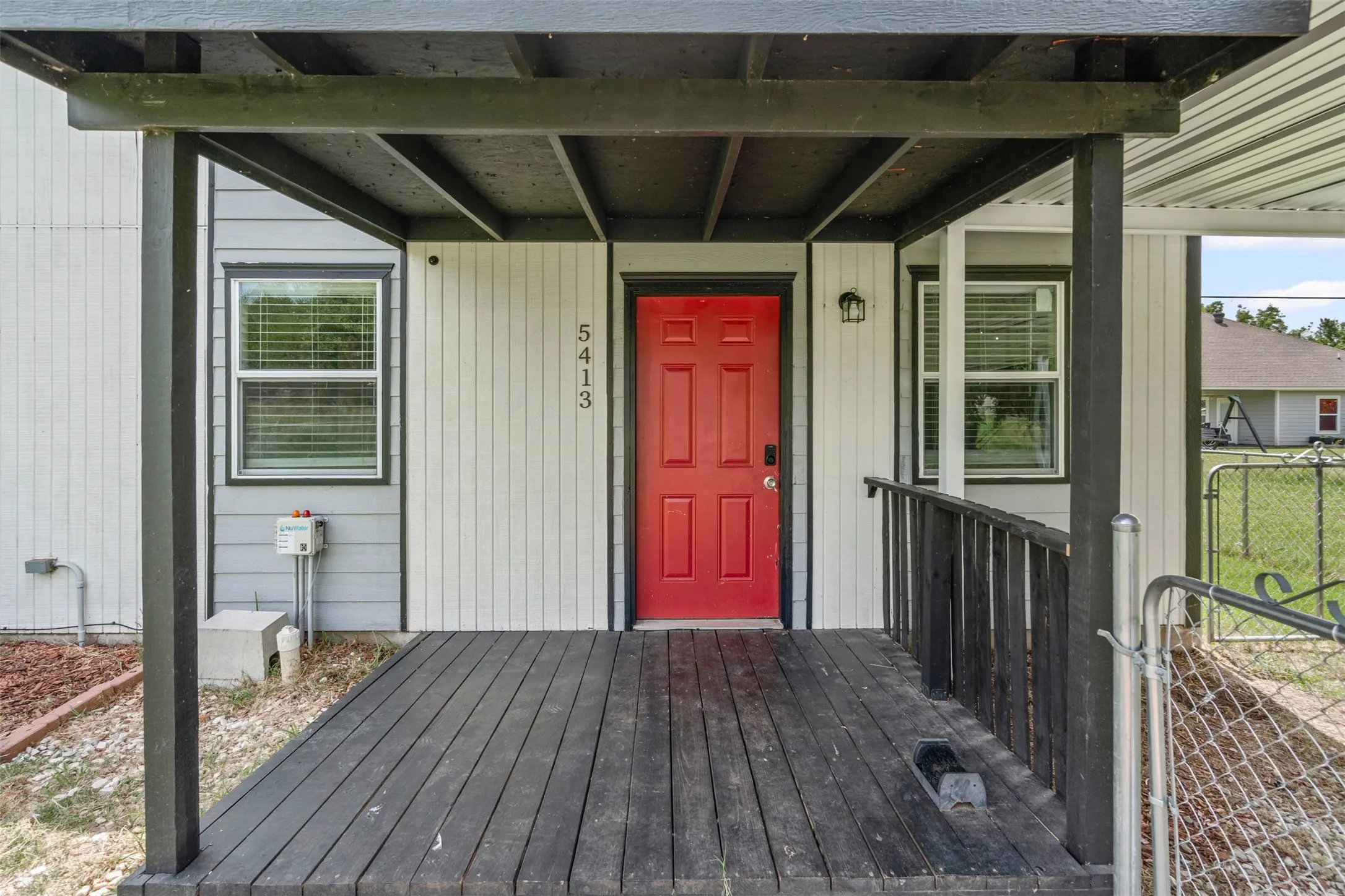 Single Family Residence For Sale in Hood County , 5413 Tin Top Highway, Granbury, Texas 76048, 3 Bedrooms, 1 Bathroom, Garage spaces, 810 Sqft, built in 2023, Preowned, Price $172,000, mls#21152696, Real Estate Agent in Granbury, Homes For Sale in Hood county, Homes For Sale in Granbury, Realtor in Granbury Texas, Real Estate Brokerage Independent Realty Texas, Luminita Cordes Realtor