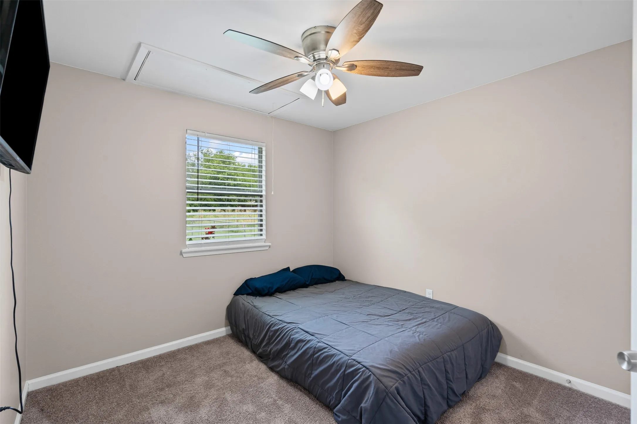 Single Family Residence For Sale in Hood County , 5413 Tin Top Highway, Granbury, Texas 76048, 3 Bedrooms, 1 Bathroom, Garage spaces, 810 Sqft, built in 2023, Preowned, Price $172,000, mls#21152696, Real Estate Agent in Granbury, Homes For Sale in Hood county, Homes For Sale in Granbury, Realtor in Granbury Texas, Real Estate Brokerage Independent Realty Texas, Luminita Cordes Realtor
