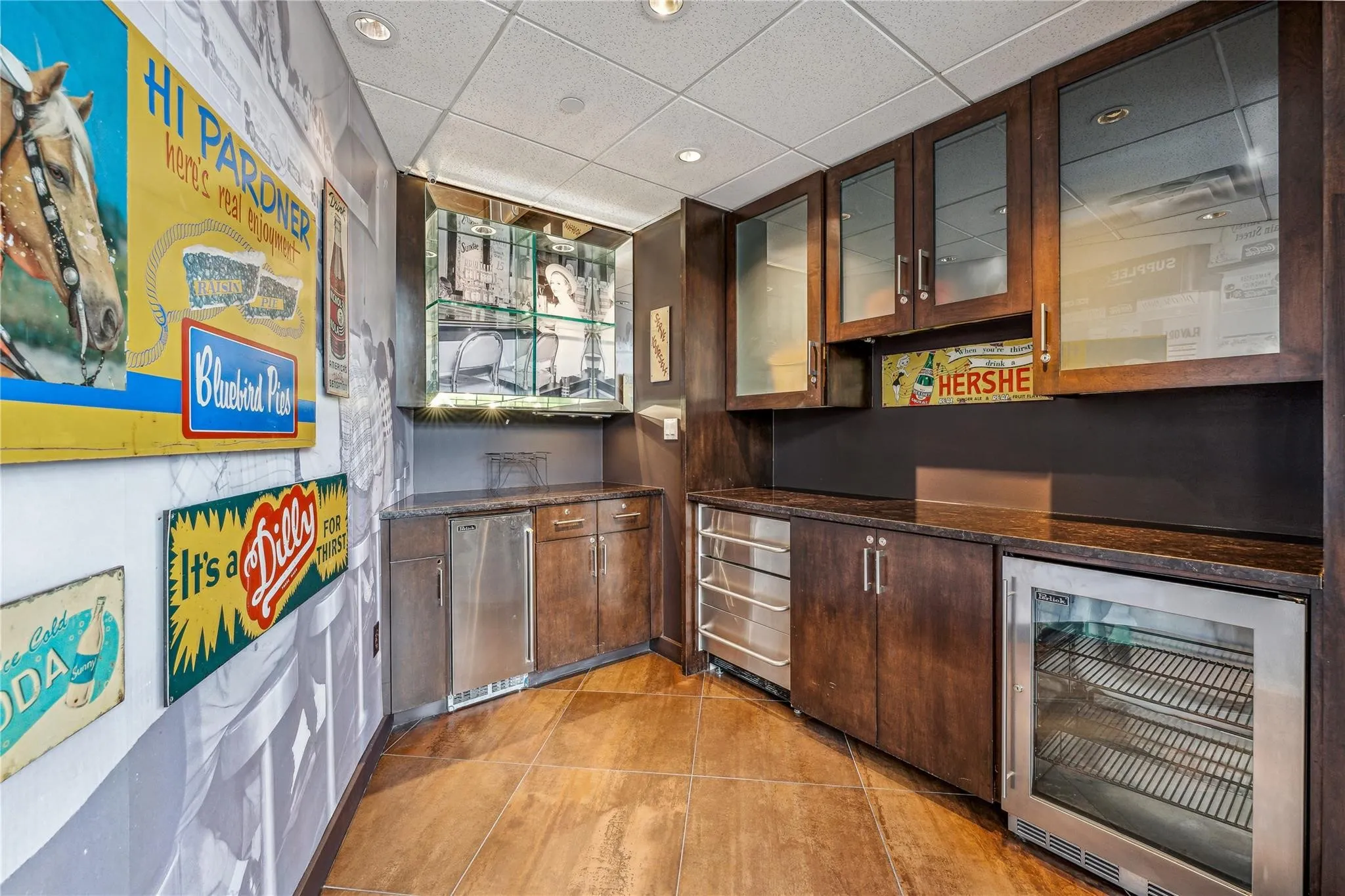 Condominium For Sale in Tarrant County , 2600 W 7th Street 1405, Fort Worth, Texas 76107, 2 Bedroom, 2 Bathroom, 2 Garage spaces, 1,263 Sqft, built in 1928, mls#21149837, Real Estate Agent in Fort Worth, Homes For Sale in Tarrant county, Homes For Sale in Fort Worth, Realtor in Fort Worth Texas, Real Estate Brokerage Independent Realty Texas, Luminita Cordes Realtor