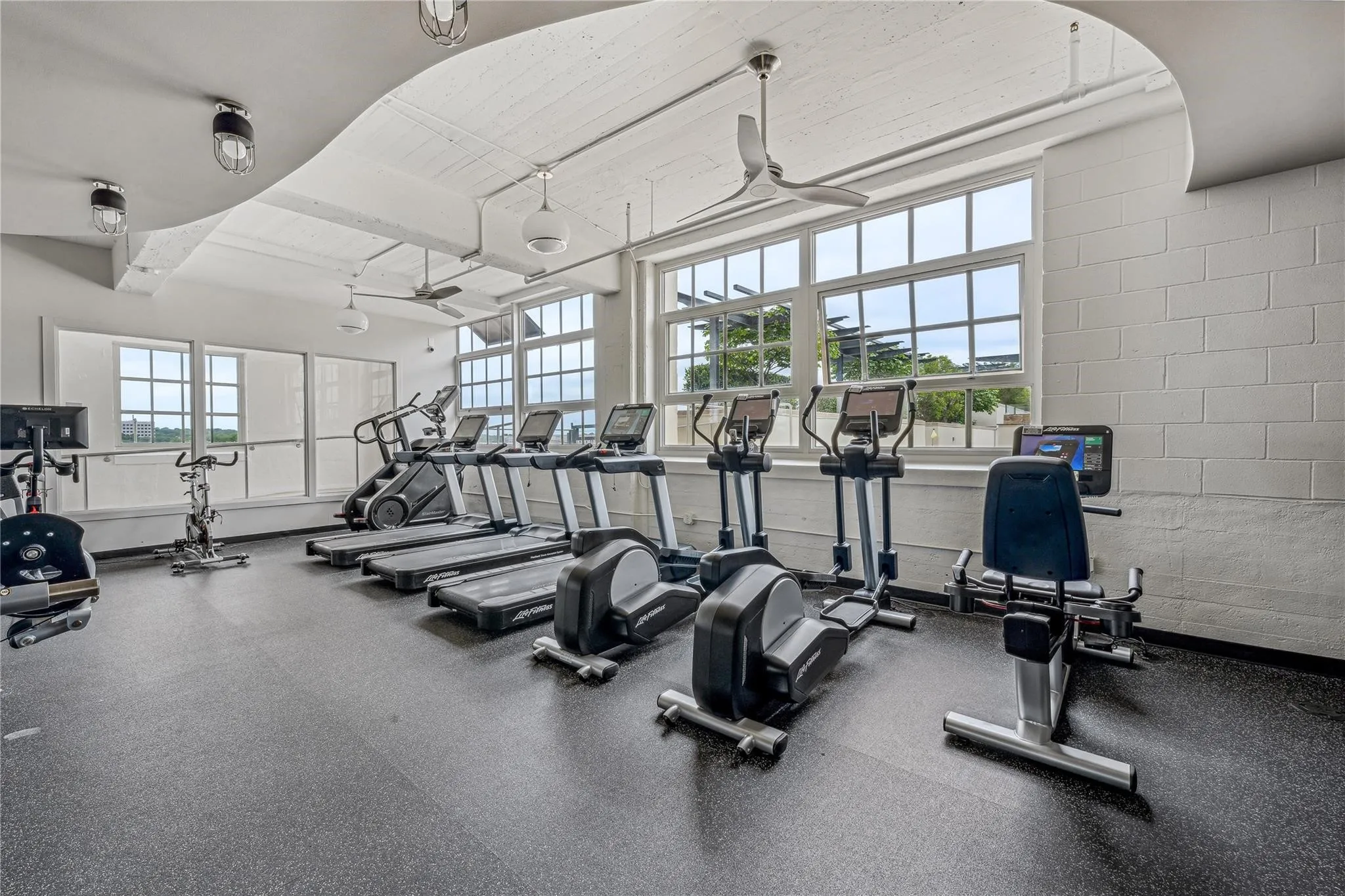 Condominium For Sale in Tarrant County , 2600 W 7th Street 1405, Fort Worth, Texas 76107, 2 Bedroom, 2 Bathroom, 2 Garage spaces, 1,263 Sqft, built in 1928, mls#21149837, Real Estate Agent in Fort Worth, Homes For Sale in Tarrant county, Homes For Sale in Fort Worth, Realtor in Fort Worth Texas, Real Estate Brokerage Independent Realty Texas, Luminita Cordes Realtor