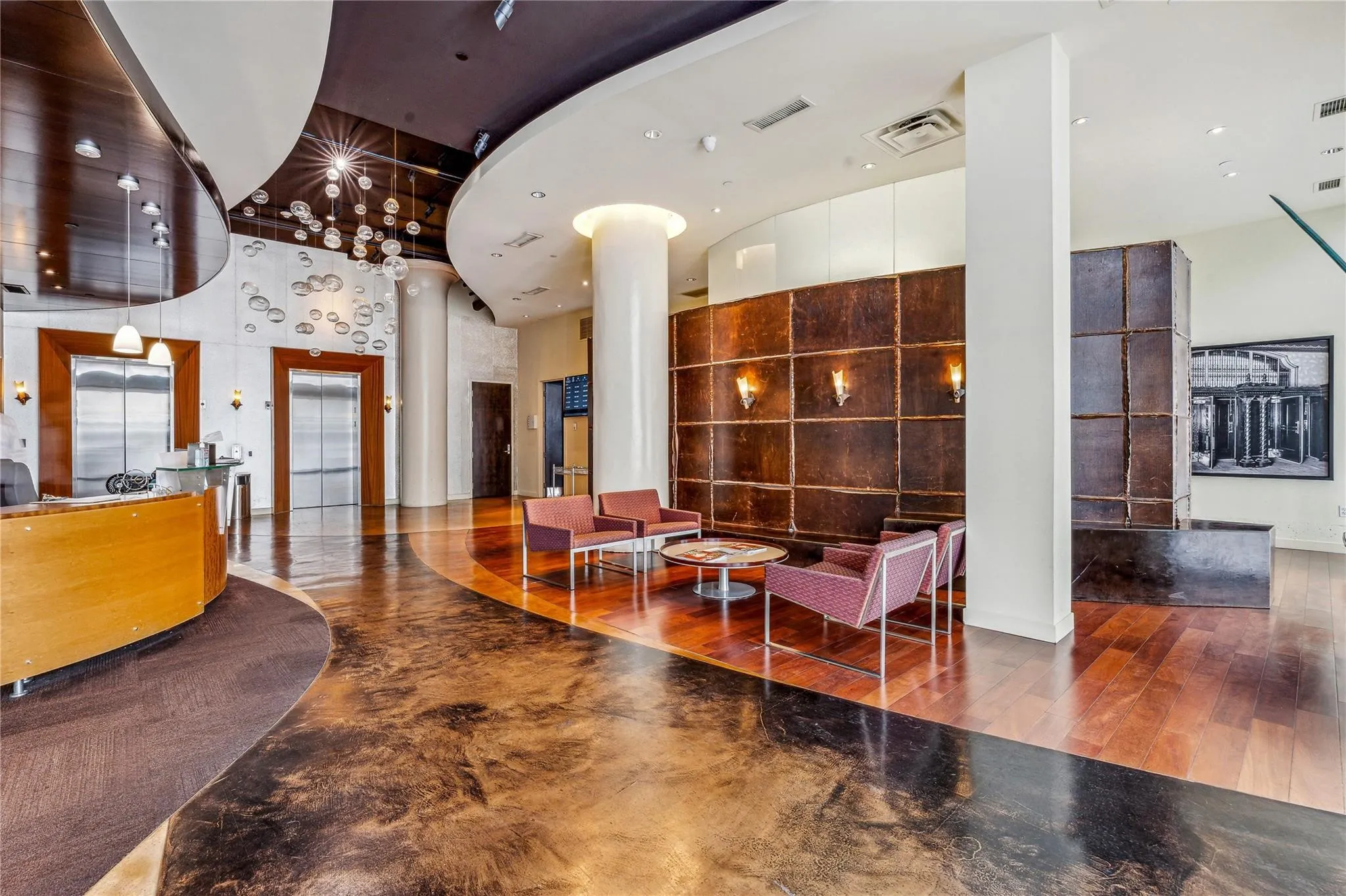 Condominium For Sale in Tarrant County , 2600 W 7th Street 1405, Fort Worth, Texas 76107, 2 Bedroom, 2 Bathroom, 2 Garage spaces, 1,263 Sqft, built in 1928, mls#21149837, Real Estate Agent in Fort Worth, Homes For Sale in Tarrant county, Homes For Sale in Fort Worth, Realtor in Fort Worth Texas, Real Estate Brokerage Independent Realty Texas, Luminita Cordes Realtor