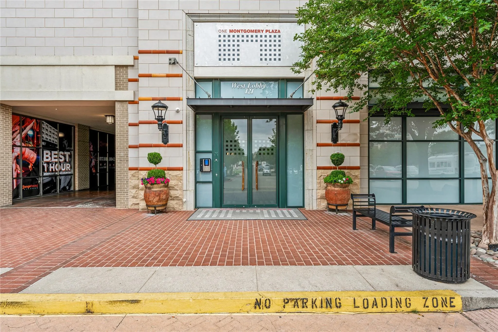 Condominium For Sale in Tarrant County , 2600 W 7th Street 1405, Fort Worth, Texas 76107, 2 Bedroom, 2 Bathroom, 2 Garage spaces, 1,263 Sqft, built in 1928, mls#21149837, Real Estate Agent in Fort Worth, Homes For Sale in Tarrant county, Homes For Sale in Fort Worth, Realtor in Fort Worth Texas, Real Estate Brokerage Independent Realty Texas, Luminita Cordes Realtor