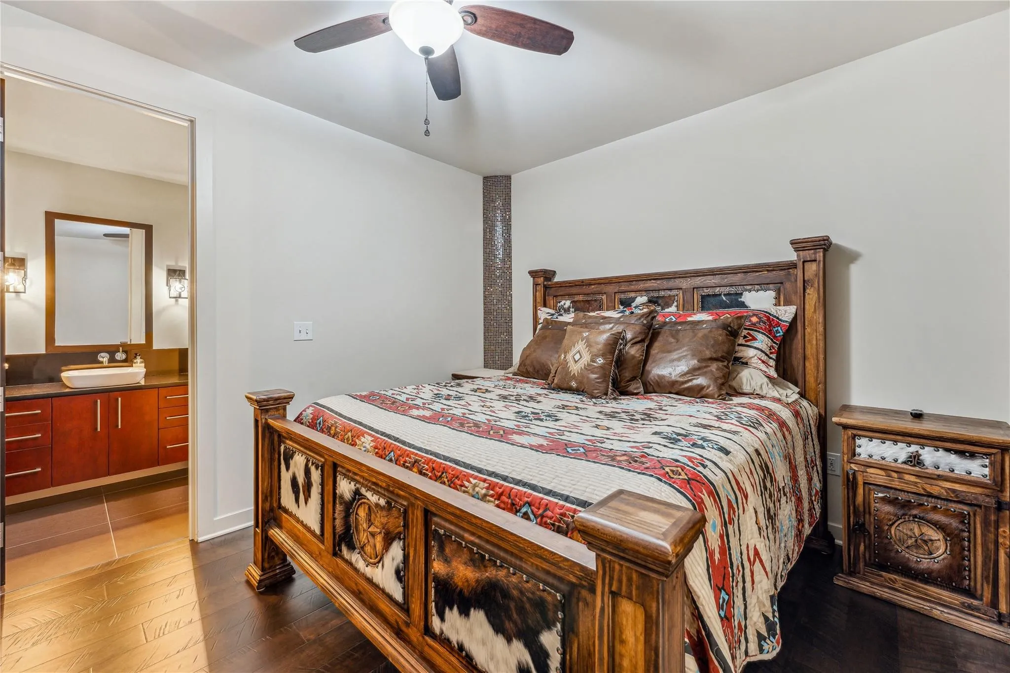 Condominium For Sale in Tarrant County , 2600 W 7th Street 1405, Fort Worth, Texas 76107, 2 Bedroom, 2 Bathroom, 2 Garage spaces, 1,263 Sqft, built in 1928, mls#21149837, Real Estate Agent in Fort Worth, Homes For Sale in Tarrant county, Homes For Sale in Fort Worth, Realtor in Fort Worth Texas, Real Estate Brokerage Independent Realty Texas, Luminita Cordes Realtor