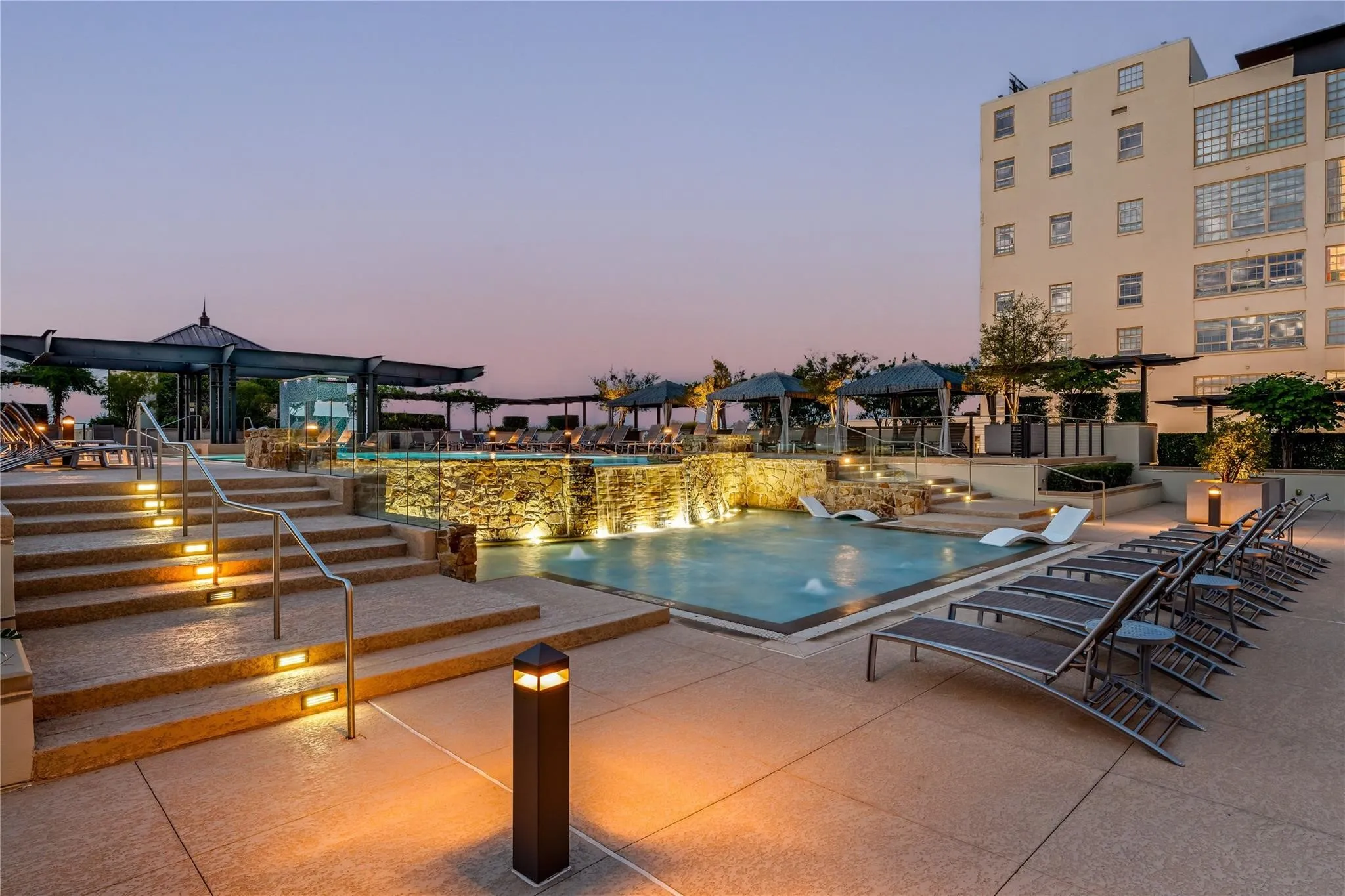 Condominium For Sale in Tarrant County , 2600 W 7th Street 1405, Fort Worth, Texas 76107, 2 Bedroom, 2 Bathroom, 2 Garage spaces, 1,263 Sqft, built in 1928, mls#21149837, Real Estate Agent in Fort Worth, Homes For Sale in Tarrant county, Homes For Sale in Fort Worth, Realtor in Fort Worth Texas, Real Estate Brokerage Independent Realty Texas, Luminita Cordes Realtor