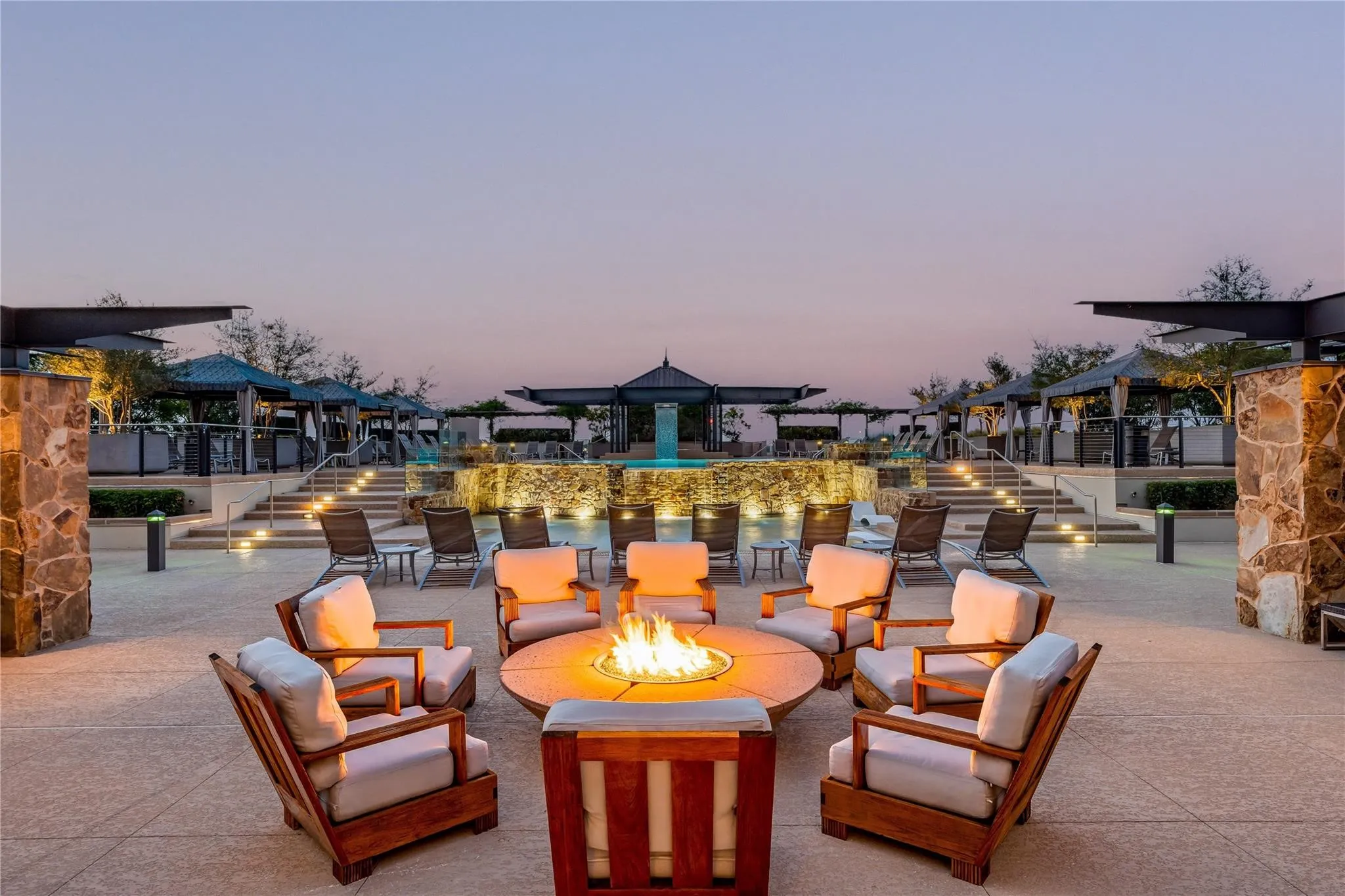 Condominium For Sale in Tarrant County , 2600 W 7th Street 1405, Fort Worth, Texas 76107, 2 Bedroom, 2 Bathroom, 2 Garage spaces, 1,263 Sqft, built in 1928, mls#21149837, Real Estate Agent in Fort Worth, Homes For Sale in Tarrant county, Homes For Sale in Fort Worth, Realtor in Fort Worth Texas, Real Estate Brokerage Independent Realty Texas, Luminita Cordes Realtor