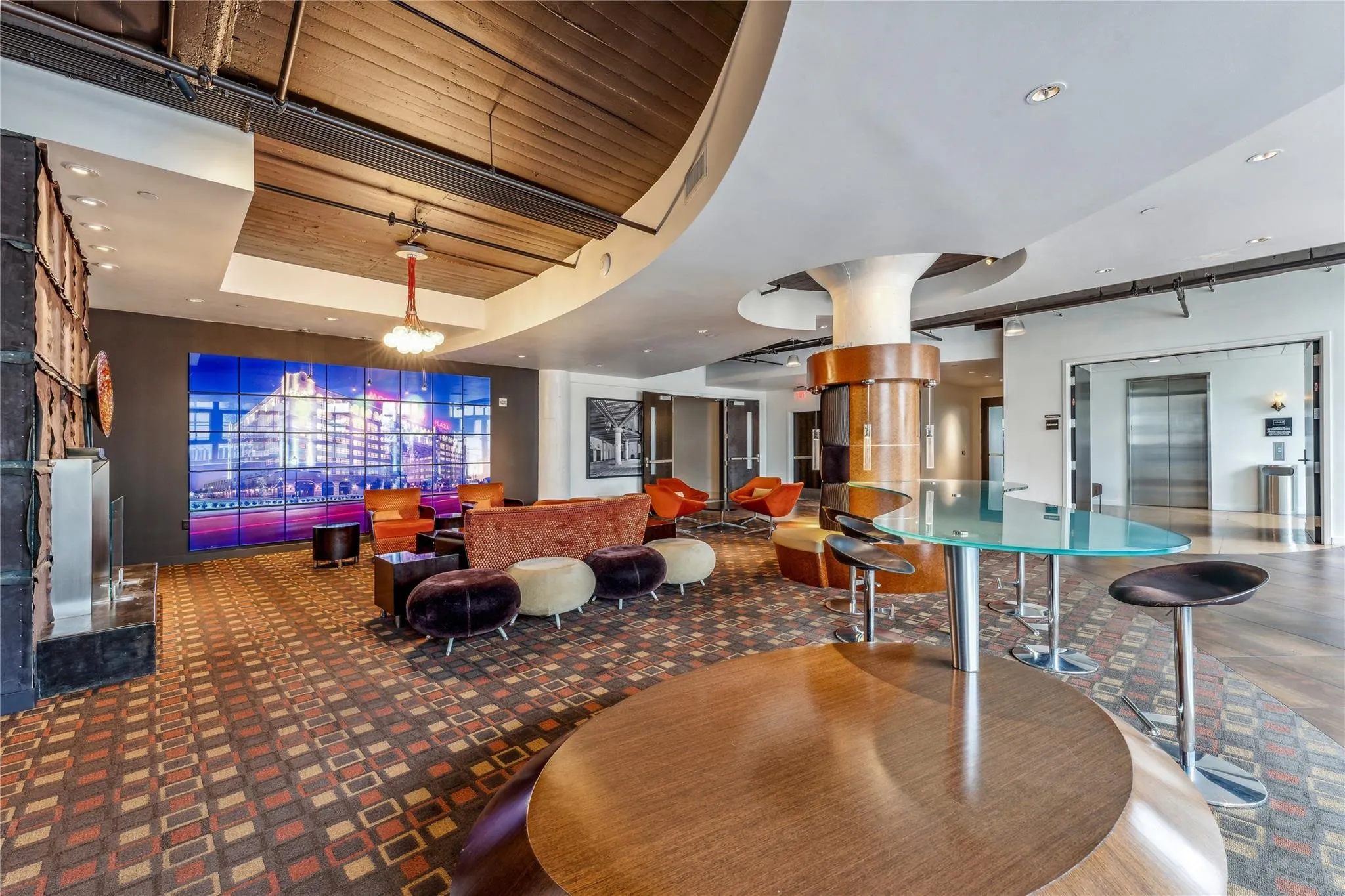 Condominium For Sale in Tarrant County , 2600 W 7th Street 1405, Fort Worth, Texas 76107, 2 Bedroom, 2 Bathroom, 2 Garage spaces, 1,263 Sqft, built in 1928, mls#21149837, Real Estate Agent in Fort Worth, Homes For Sale in Tarrant county, Homes For Sale in Fort Worth, Realtor in Fort Worth Texas, Real Estate Brokerage Independent Realty Texas, Luminita Cordes Realtor