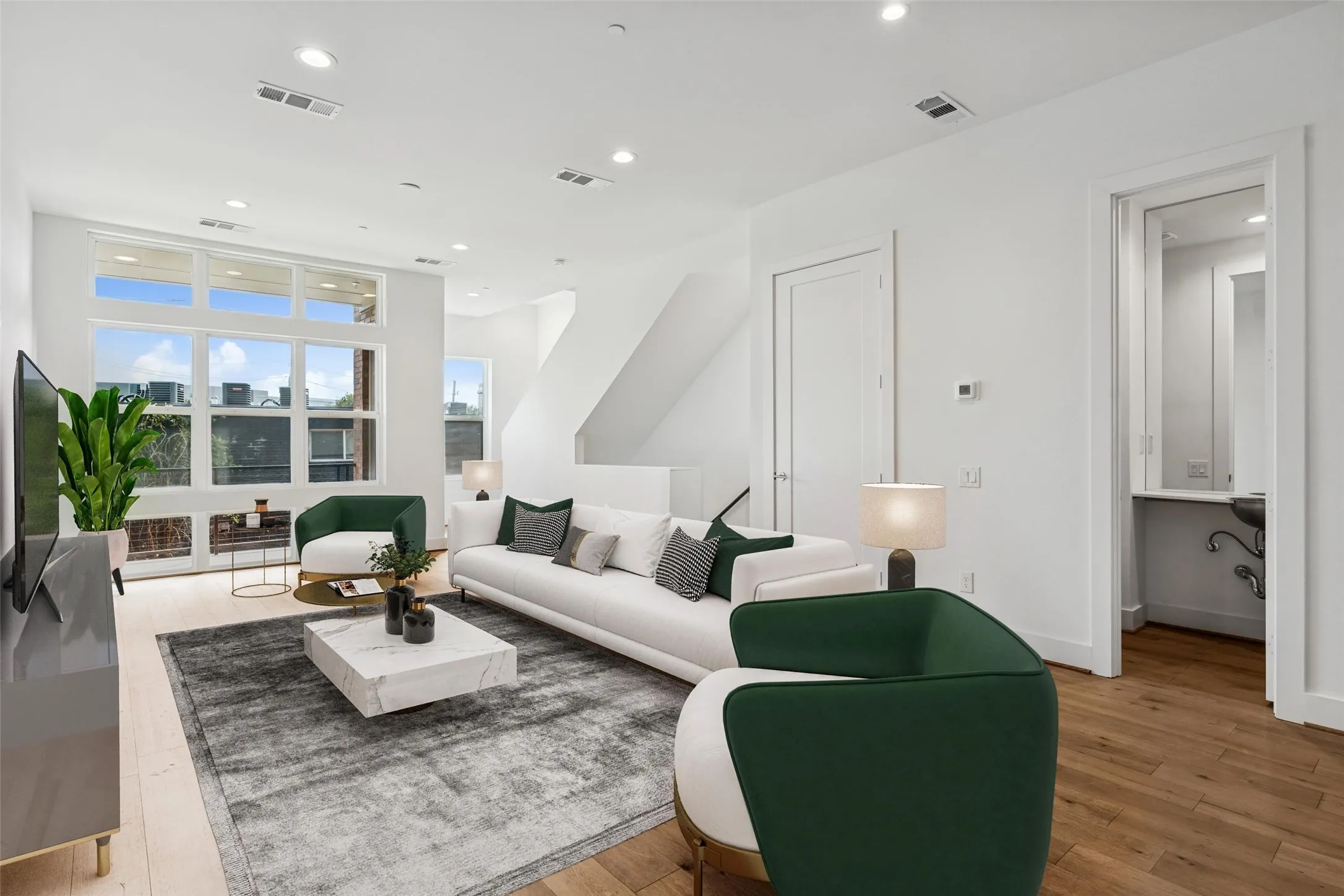 Townhouse For Sale in Dallas County , 3048 Chimes Street, Dallas, Texas 75219, 4 Bedroom, 5 Bathroom, 2 Garage spaces, 2,871 Sqft, built in 2022, New Construction - Complete, mls#21152994, Real Estate Agent in Dallas, Homes For Sale in Dallas county, Homes For Sale in Dallas, Realtor in Dallas Texas, Real Estate Brokerage Independent Realty Texas, Luminita Cordes Realtor