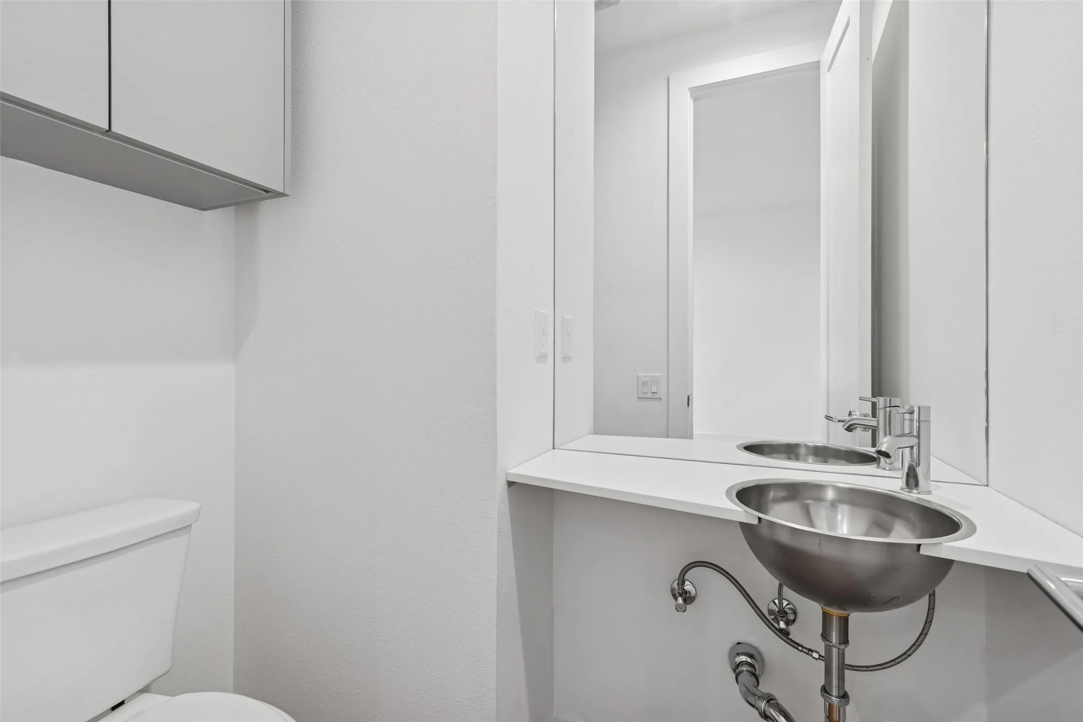 Townhouse For Sale in Dallas County , 3048 Chimes Street, Dallas, Texas 75219, 4 Bedroom, 5 Bathroom, 2 Garage spaces, 2,871 Sqft, built in 2022, New Construction - Complete, mls#21152994, Real Estate Agent in Dallas, Homes For Sale in Dallas county, Homes For Sale in Dallas, Realtor in Dallas Texas, Real Estate Brokerage Independent Realty Texas, Luminita Cordes Realtor