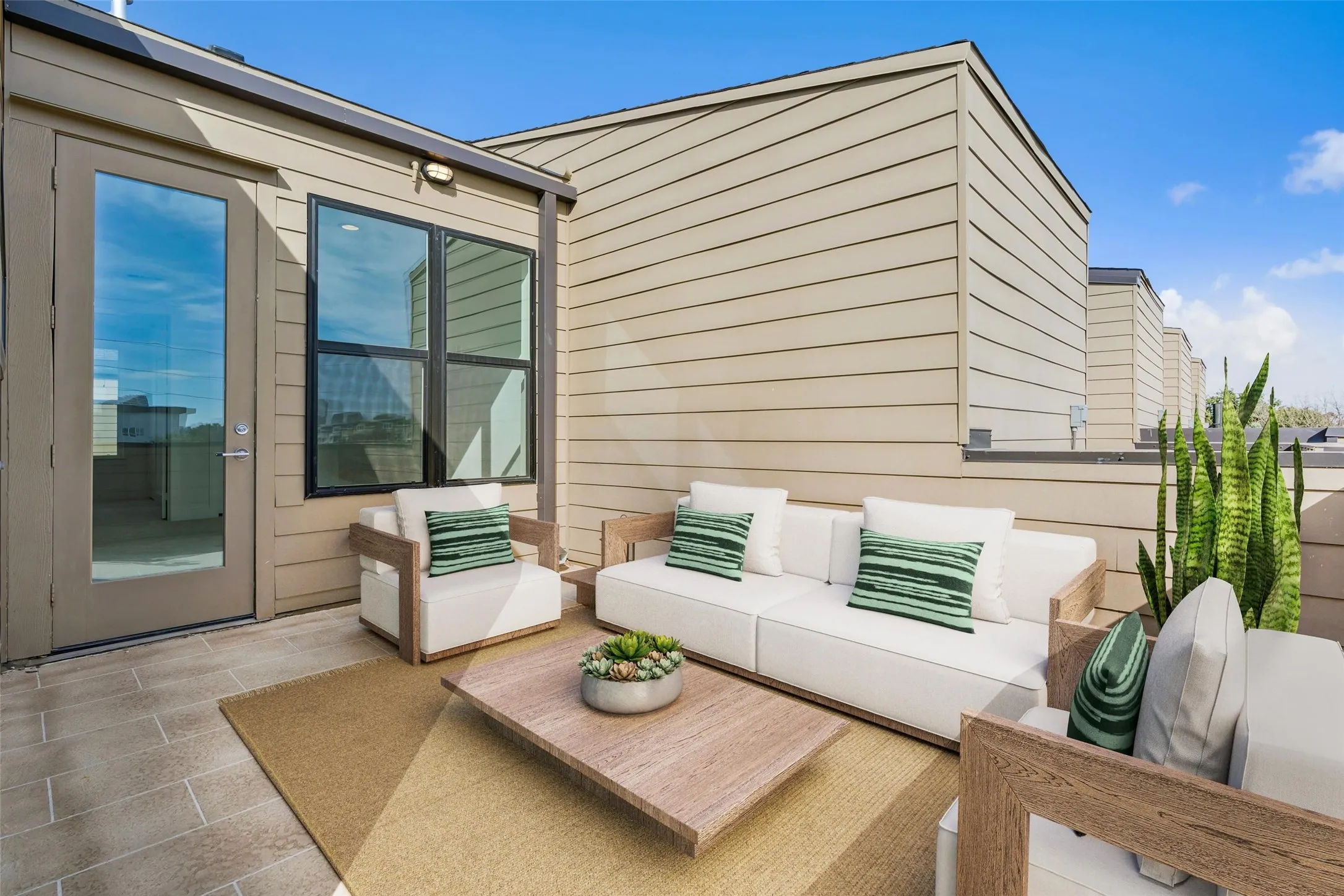 Townhouse For Sale in Dallas County , 3048 Chimes Street, Dallas, Texas 75219, 4 Bedroom, 5 Bathroom, 2 Garage spaces, 2,871 Sqft, built in 2022, New Construction - Complete, mls#21152994, Real Estate Agent in Dallas, Homes For Sale in Dallas county, Homes For Sale in Dallas, Realtor in Dallas Texas, Real Estate Brokerage Independent Realty Texas, Luminita Cordes Realtor