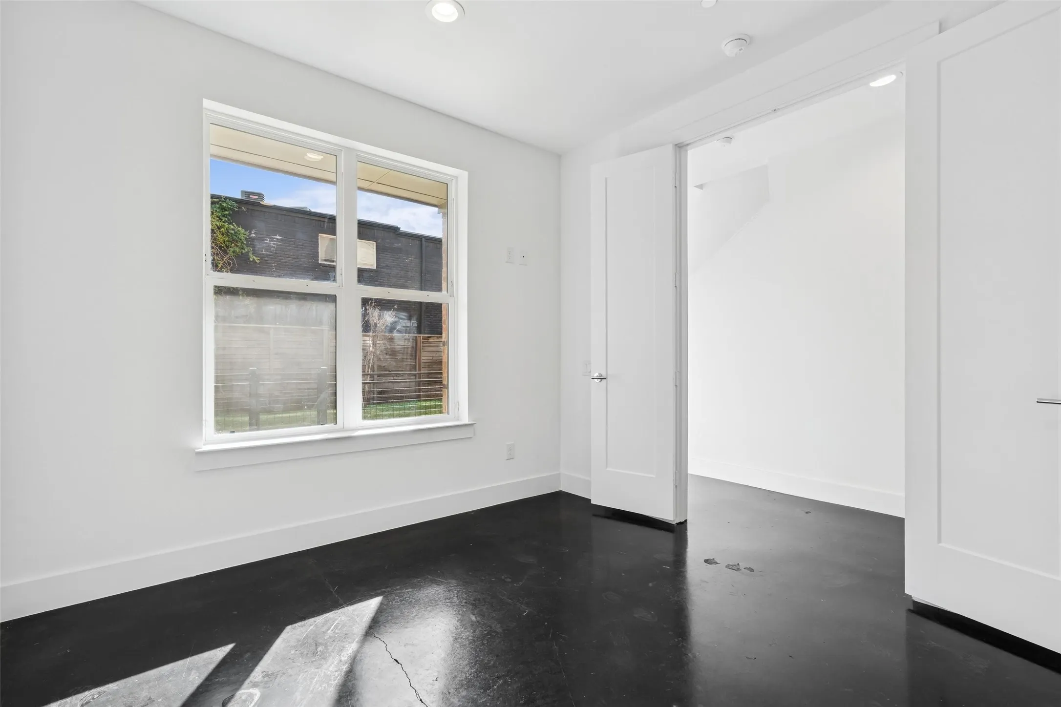 Townhouse For Sale in Dallas County , 3048 Chimes Street, Dallas, Texas 75219, 4 Bedroom, 5 Bathroom, 2 Garage spaces, 2,871 Sqft, built in 2022, New Construction - Complete, mls#21152994, Real Estate Agent in Dallas, Homes For Sale in Dallas county, Homes For Sale in Dallas, Realtor in Dallas Texas, Real Estate Brokerage Independent Realty Texas, Luminita Cordes Realtor