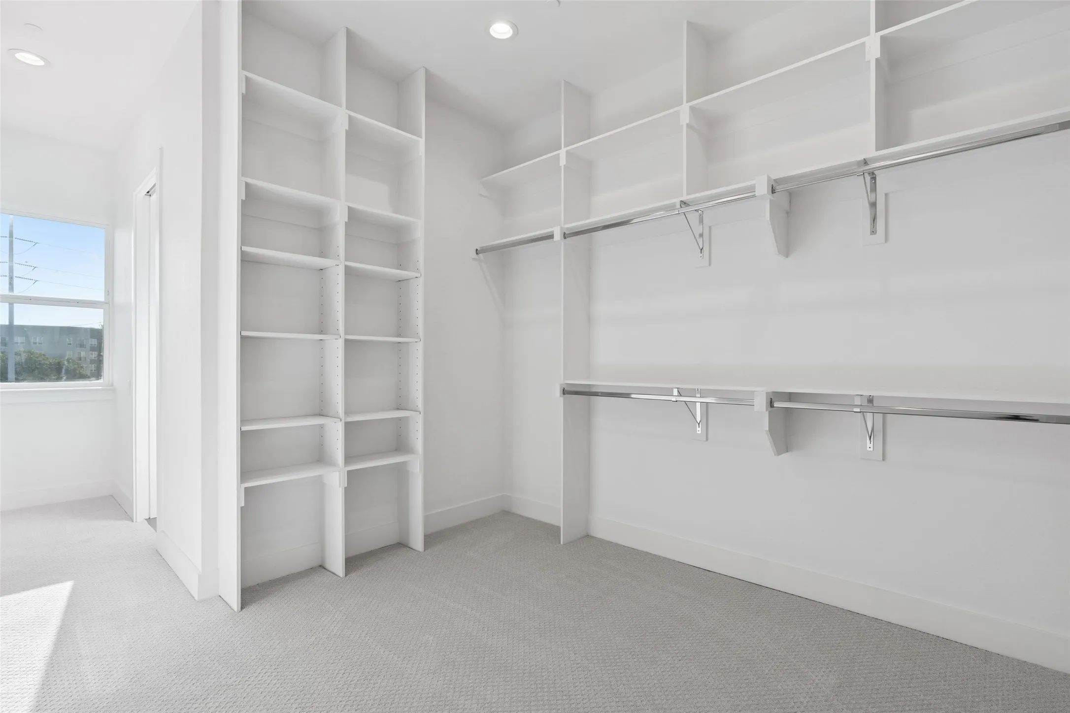 Townhouse For Sale in Dallas County , 3040 Chimes Street, Dallas, Texas 75219, 3 Bedroom, 4 Bathroom, 2 Garage spaces, 2,955 Sqft, built in 2022, New Construction - Complete, mls#21153076, Real Estate Agent in Dallas, Homes For Sale in Dallas county, Homes For Sale in Dallas, Realtor in Dallas Texas, Real Estate Brokerage Independent Realty Texas, Luminita Cordes Realtor