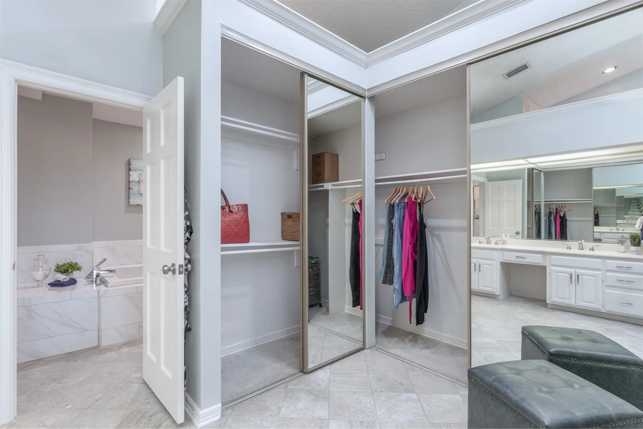 Condominium For Sale in Dallas County , 5158 Westgrove Drive, Dallas, Texas 75248, 2 Bedrooms, 2 Bathrooms, 1 Garage spaces, 1,519 Sqft, built in 1982, Preowned, Price $349,900, mls#21147435, Real Estate Agent in Dallas, Homes For Sale in Dallas county, Homes For Sale in Dallas, Realtor in Dallas Texas, Real Estate Brokerage Independent Realty Texas, Luminita Cordes Realtor