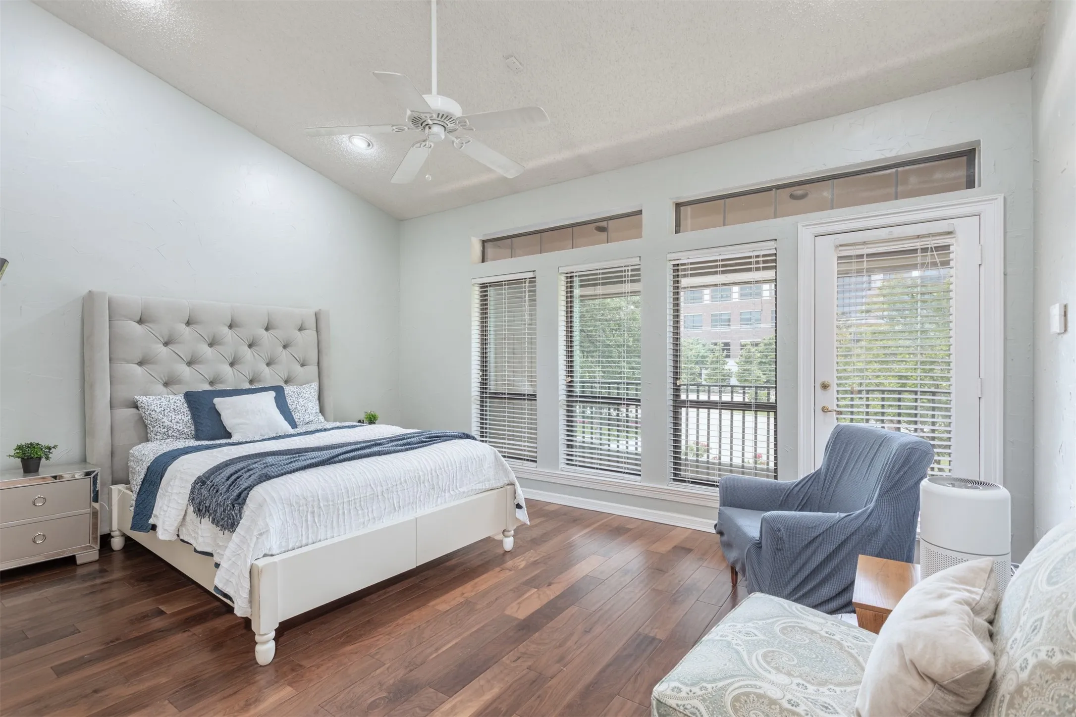 Condominium For Sale in Dallas County , 5158 Westgrove Drive, Dallas, Texas 75248, 2 Bedrooms, 2 Bathrooms, 1 Garage spaces, 1,519 Sqft, built in 1982, Preowned, Price $349,900, mls#21147435, Real Estate Agent in Dallas, Homes For Sale in Dallas county, Homes For Sale in Dallas, Realtor in Dallas Texas, Real Estate Brokerage Independent Realty Texas, Luminita Cordes Realtor