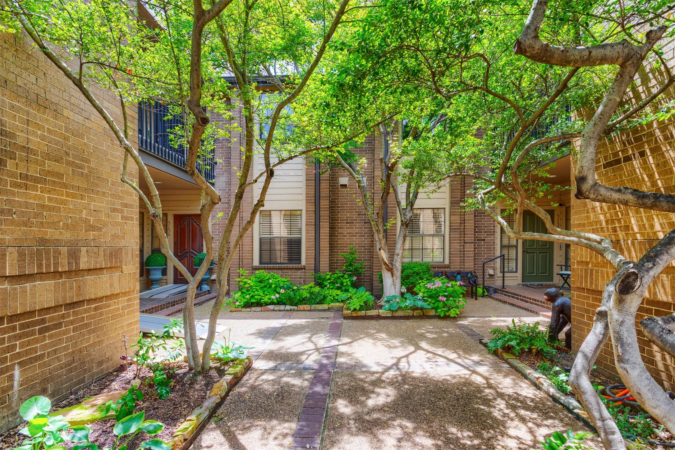 Condominium For Sale in Dallas County , 5158 Westgrove Drive, Dallas, Texas 75248, 2 Bedrooms, 2 Bathrooms, 1 Garage spaces, 1,519 Sqft, built in 1982, Preowned, Price $349,900, mls#21147435, Real Estate Agent in Dallas, Homes For Sale in Dallas county, Homes For Sale in Dallas, Realtor in Dallas Texas, Real Estate Brokerage Independent Realty Texas, Luminita Cordes Realtor