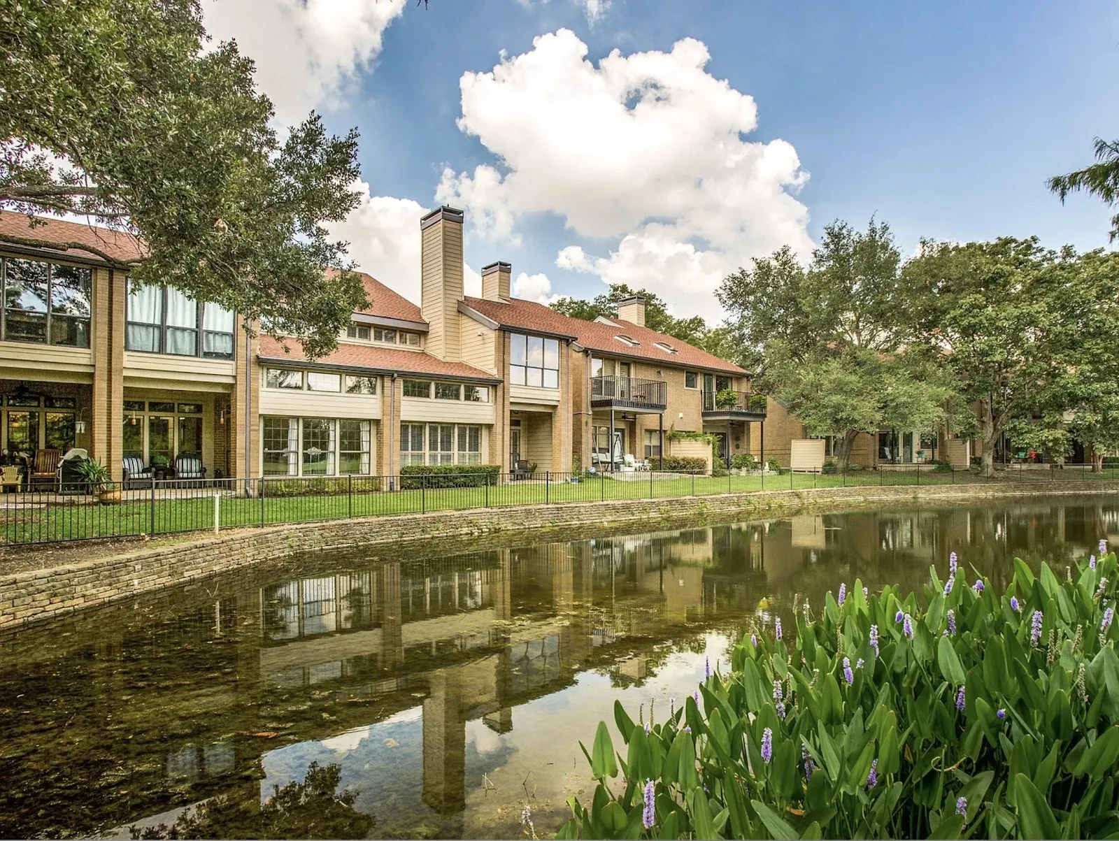 Condominium For Sale in Dallas County , 5158 Westgrove Drive, Dallas, Texas 75248, 2 Bedrooms, 2 Bathrooms, 1 Garage spaces, 1,519 Sqft, built in 1982, Preowned, Price $349,900, mls#21147435, Real Estate Agent in Dallas, Homes For Sale in Dallas county, Homes For Sale in Dallas, Realtor in Dallas Texas, Real Estate Brokerage Independent Realty Texas, Luminita Cordes Realtor