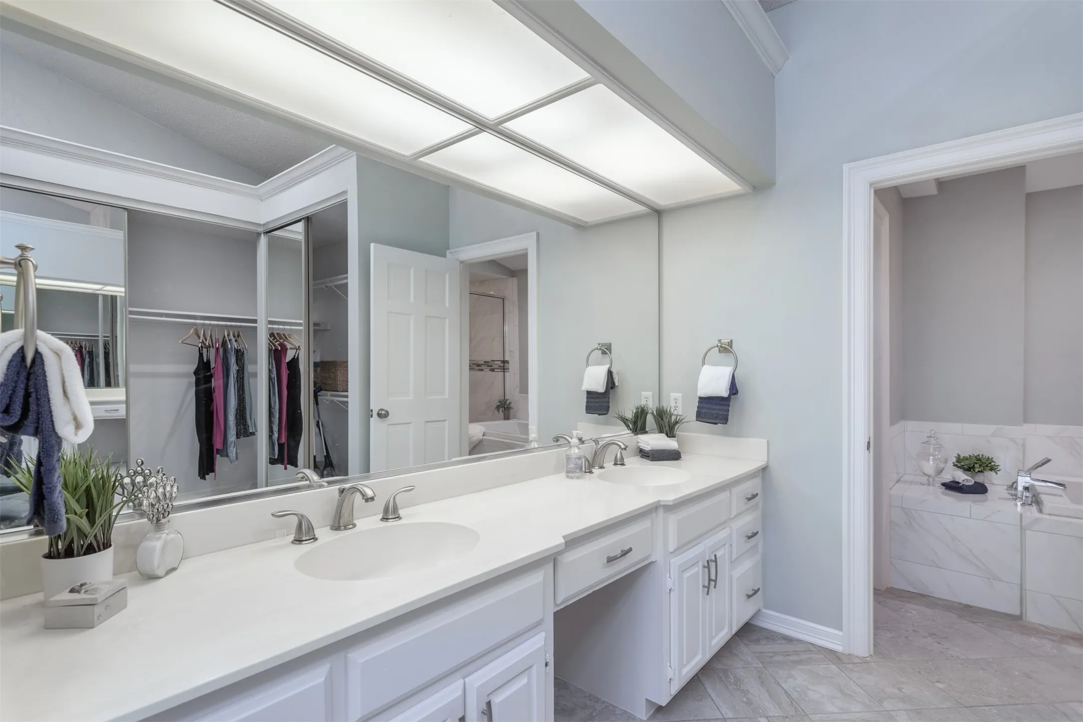 Condominium For Sale in Dallas County , 5158 Westgrove Drive, Dallas, Texas 75248, 2 Bedrooms, 2 Bathrooms, 1 Garage spaces, 1,519 Sqft, built in 1982, Preowned, Price $349,900, mls#21147435, Real Estate Agent in Dallas, Homes For Sale in Dallas county, Homes For Sale in Dallas, Realtor in Dallas Texas, Real Estate Brokerage Independent Realty Texas, Luminita Cordes Realtor
