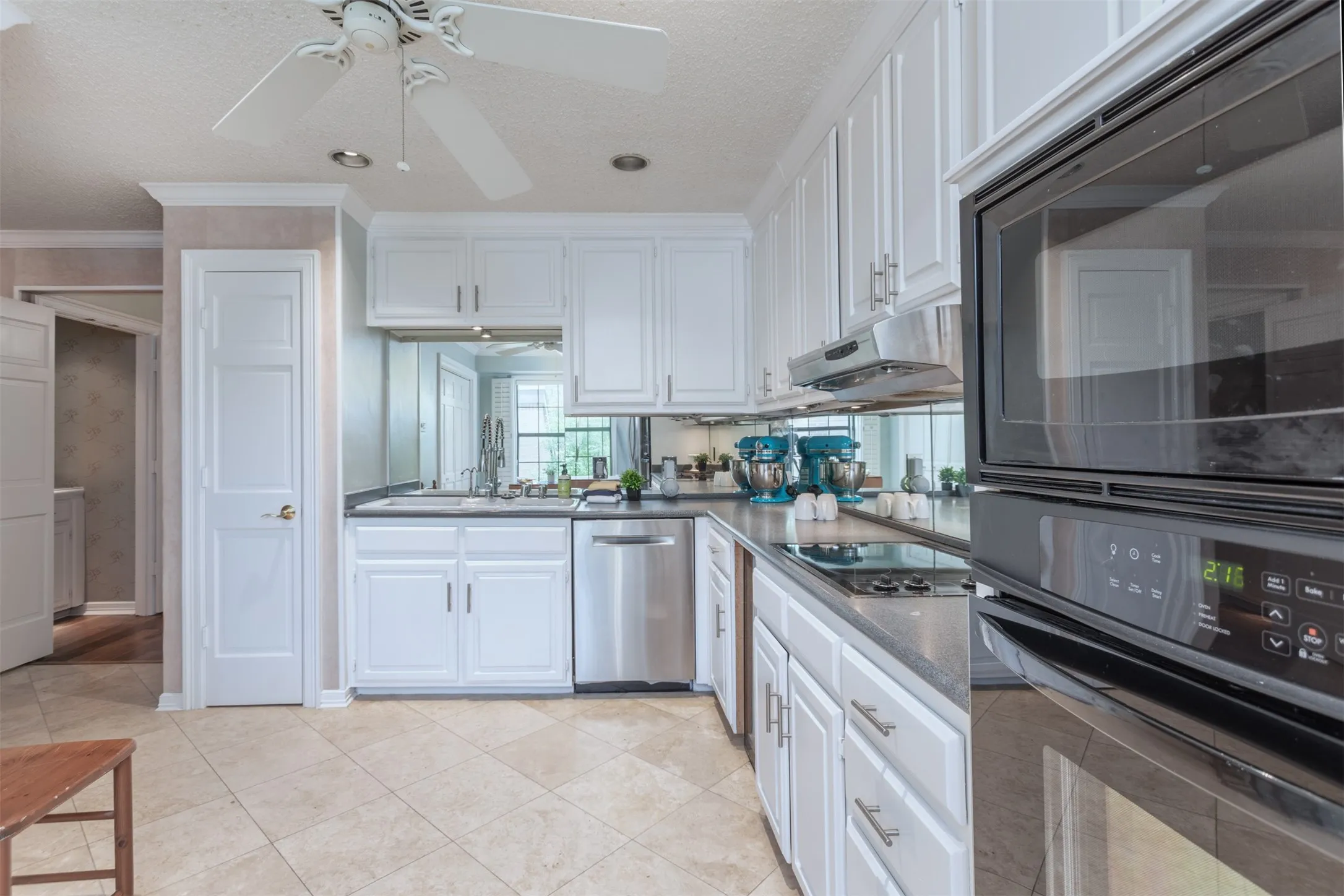 Condominium For Sale in Dallas County , 5158 Westgrove Drive, Dallas, Texas 75248, 2 Bedrooms, 2 Bathrooms, 1 Garage spaces, 1,519 Sqft, built in 1982, Preowned, Price $349,900, mls#21147435, Real Estate Agent in Dallas, Homes For Sale in Dallas county, Homes For Sale in Dallas, Realtor in Dallas Texas, Real Estate Brokerage Independent Realty Texas, Luminita Cordes Realtor