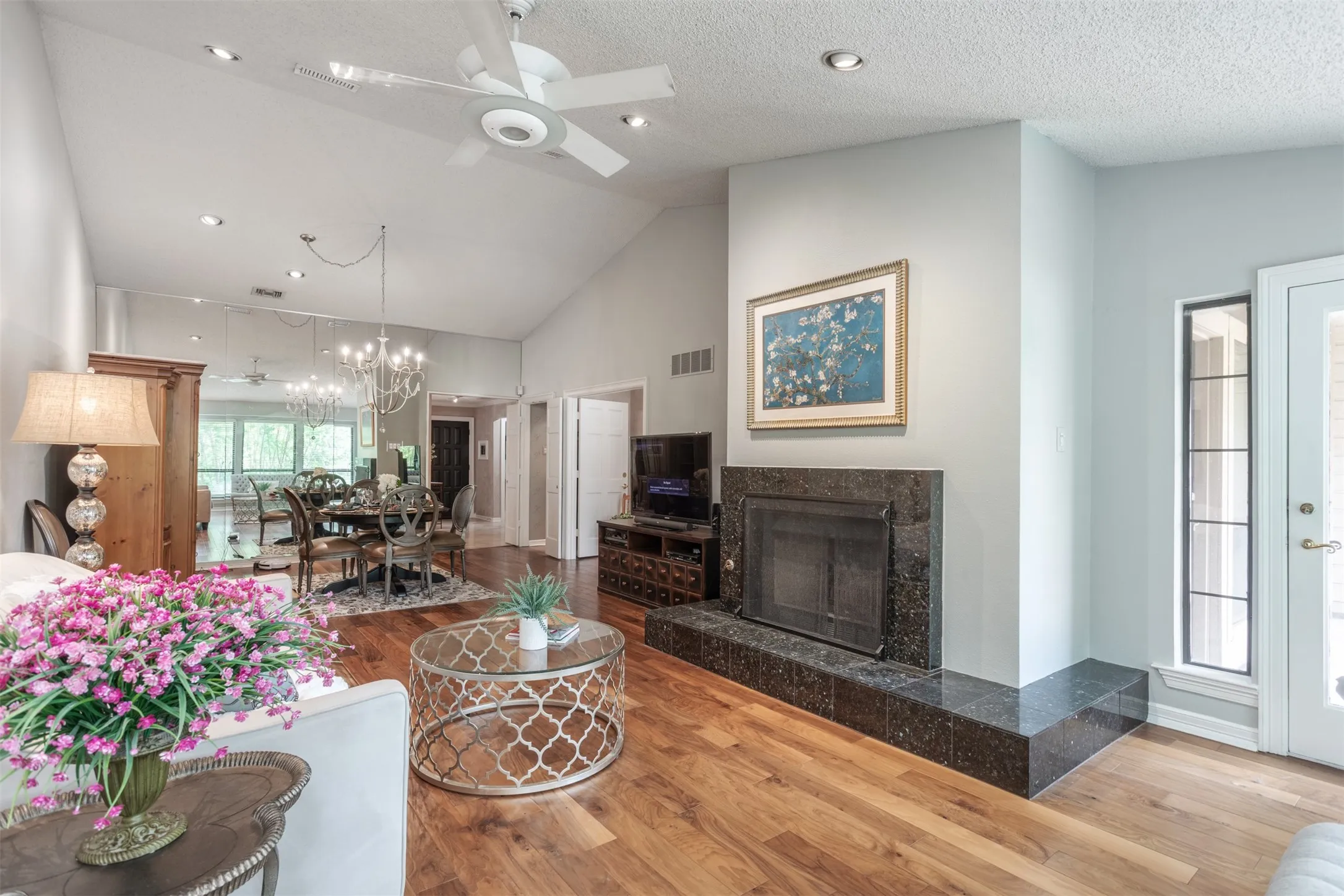 Condominium For Sale in Dallas County , 5158 Westgrove Drive, Dallas, Texas 75248, 2 Bedrooms, 2 Bathrooms, 1 Garage spaces, 1,519 Sqft, built in 1982, Preowned, Price $349,900, mls#21147435, Real Estate Agent in Dallas, Homes For Sale in Dallas county, Homes For Sale in Dallas, Realtor in Dallas Texas, Real Estate Brokerage Independent Realty Texas, Luminita Cordes Realtor