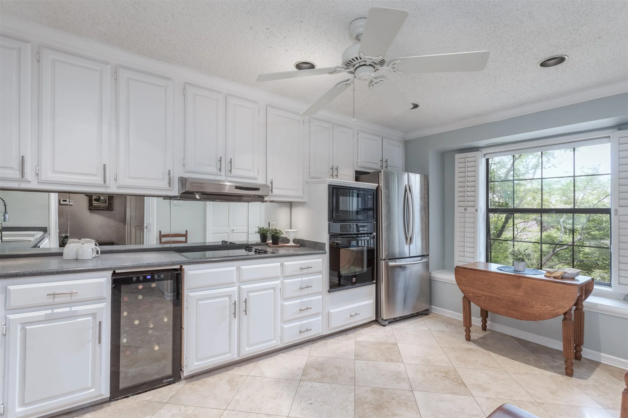 Condominium For Sale in Dallas County , 5158 Westgrove Drive, Dallas, Texas 75248, 2 Bedrooms, 2 Bathrooms, 1 Garage spaces, 1,519 Sqft, built in 1982, Preowned, Price $349,900, mls#21147435, Real Estate Agent in Dallas, Homes For Sale in Dallas county, Homes For Sale in Dallas, Realtor in Dallas Texas, Real Estate Brokerage Independent Realty Texas, Luminita Cordes Realtor