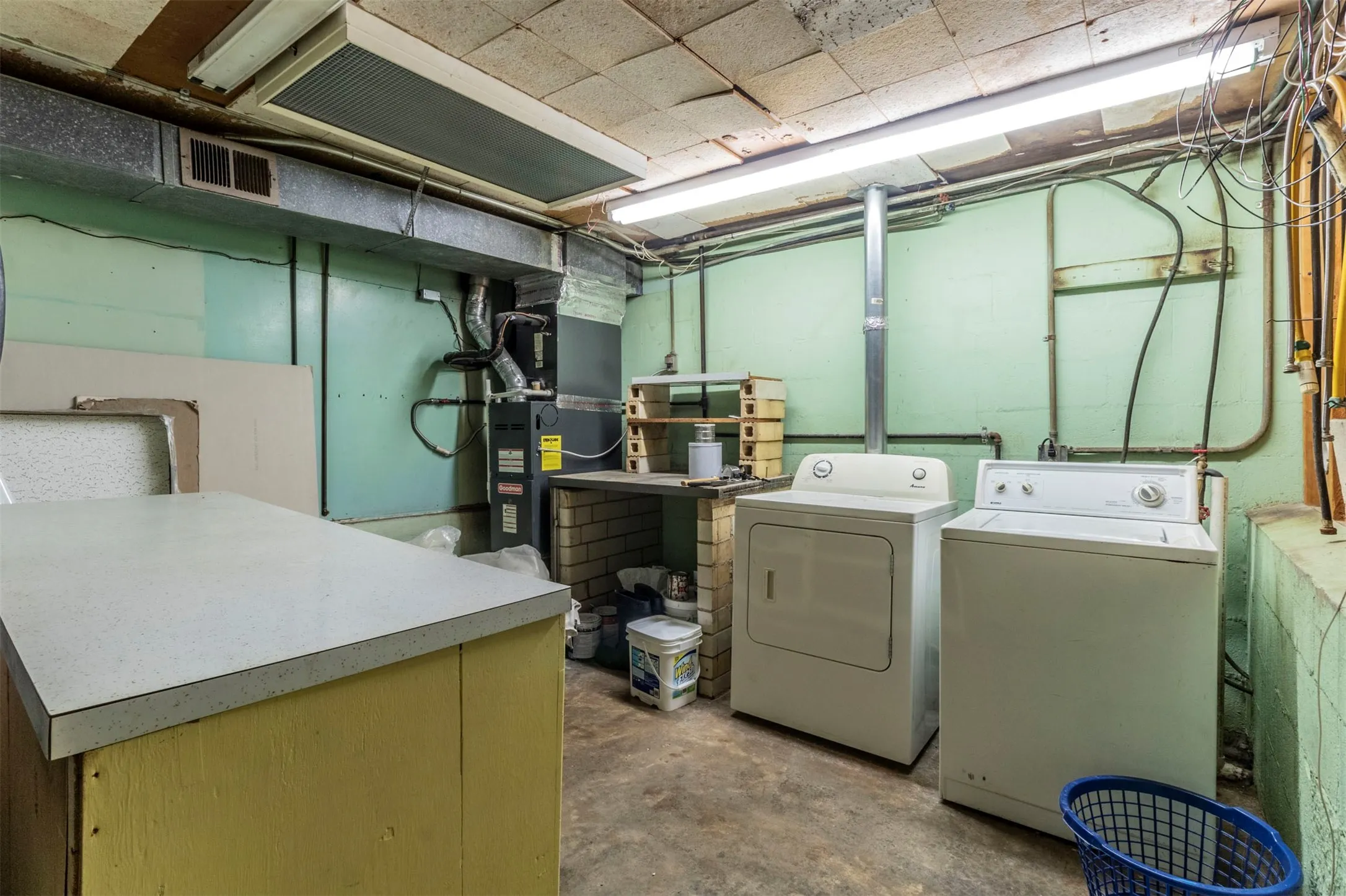 Business For Sale in Tarrant County , 1012 W Division Street, Arlington, Texas 76012, 0, 0, Garage spaces, 0 Sqft, built in 1977, Preowned, mls#21152892, Real Estate Agent in Arlington, Homes For Sale in Tarrant county, Homes For Sale in Arlington, Realtor in Arlington Texas, Real Estate Brokerage Independent Realty Texas, Luminita Cordes Realtor